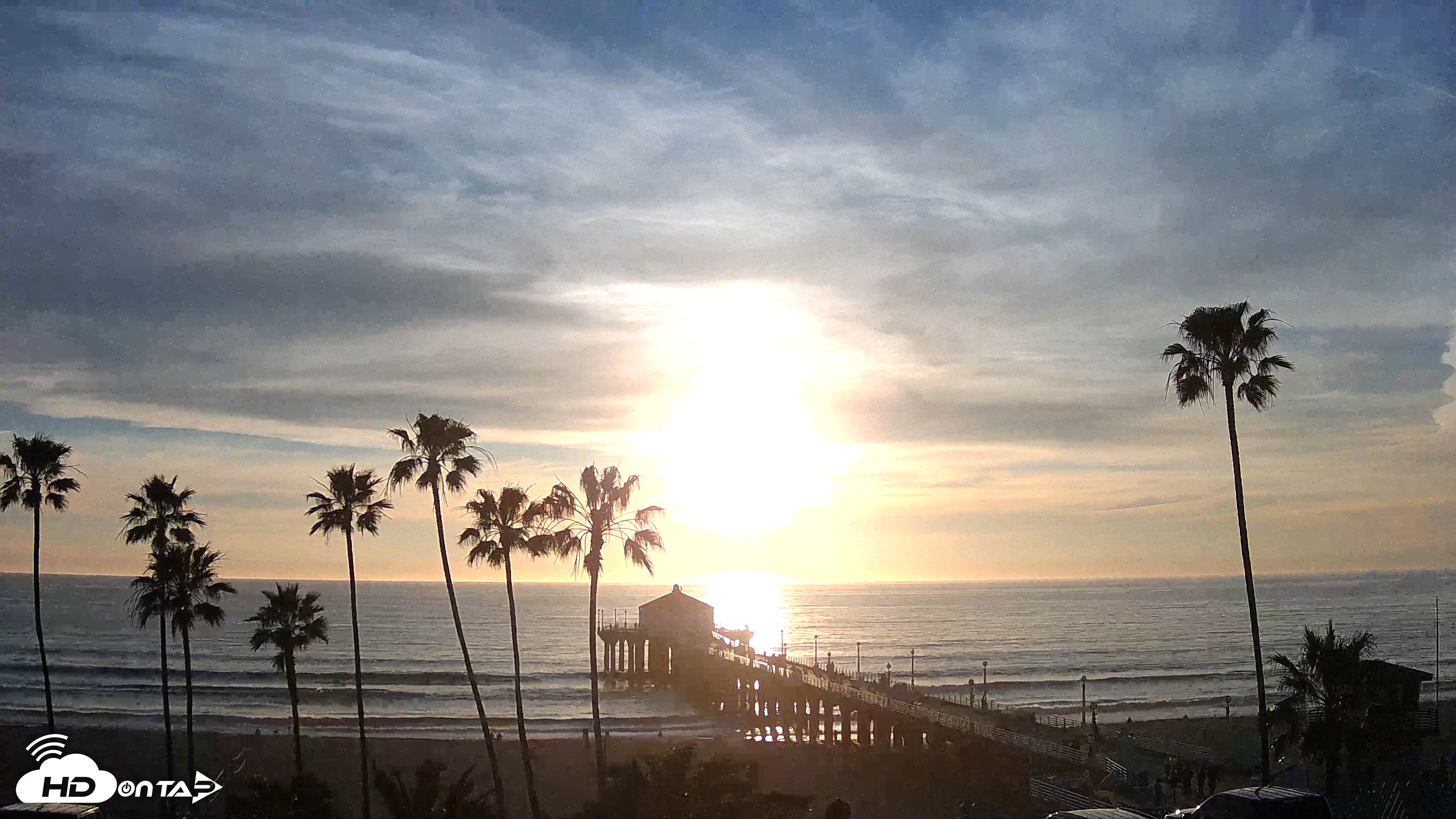 Snapshot of Manhattan Beach Pier Ultra HD Live Webcam taken Feb 24, 2026, 5:21pm PST