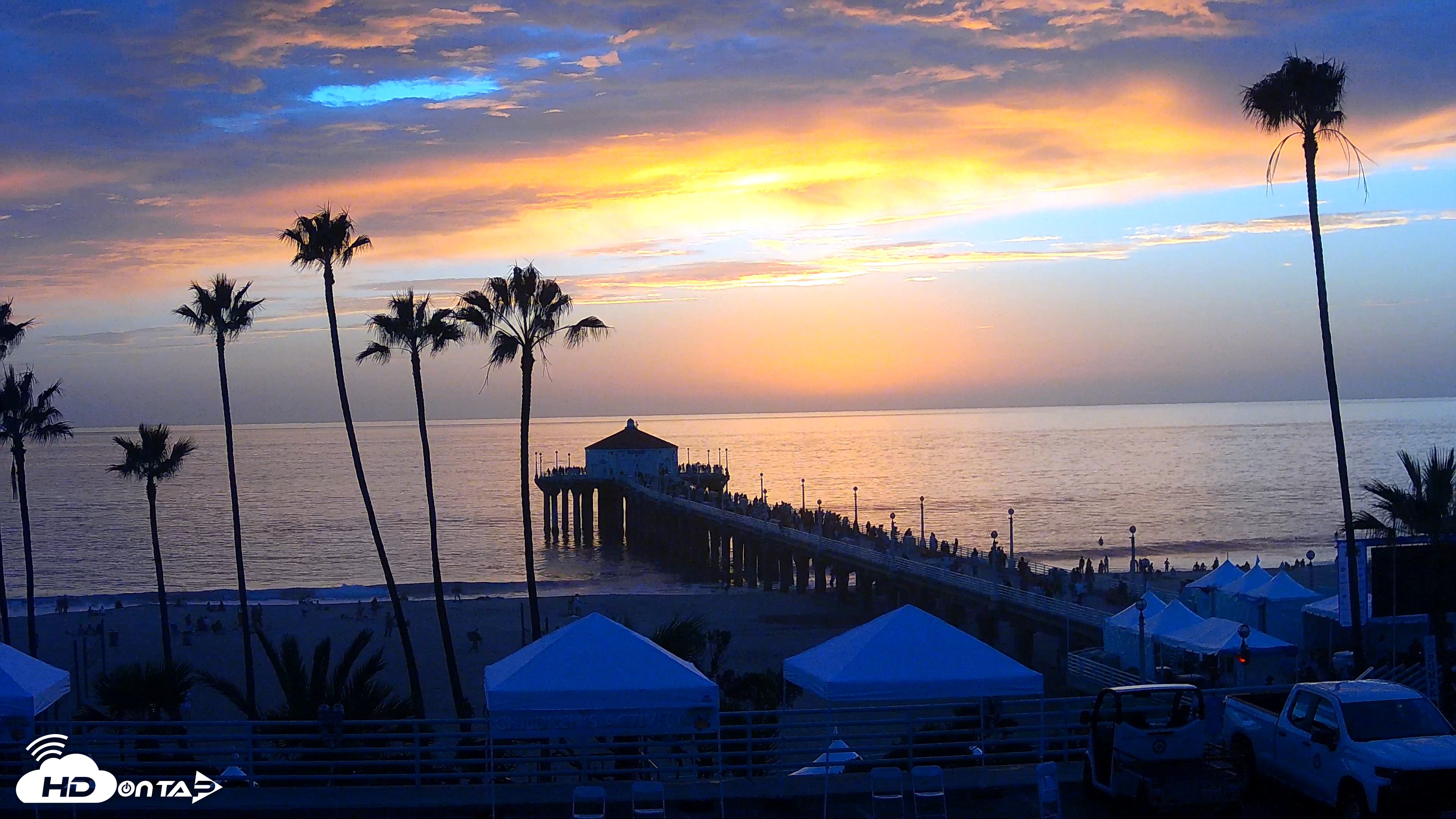 Snapshot of Manhattan Beach Pier Ultra HD Live Webcam taken Oct 17, 2026, 6:20pm PDT