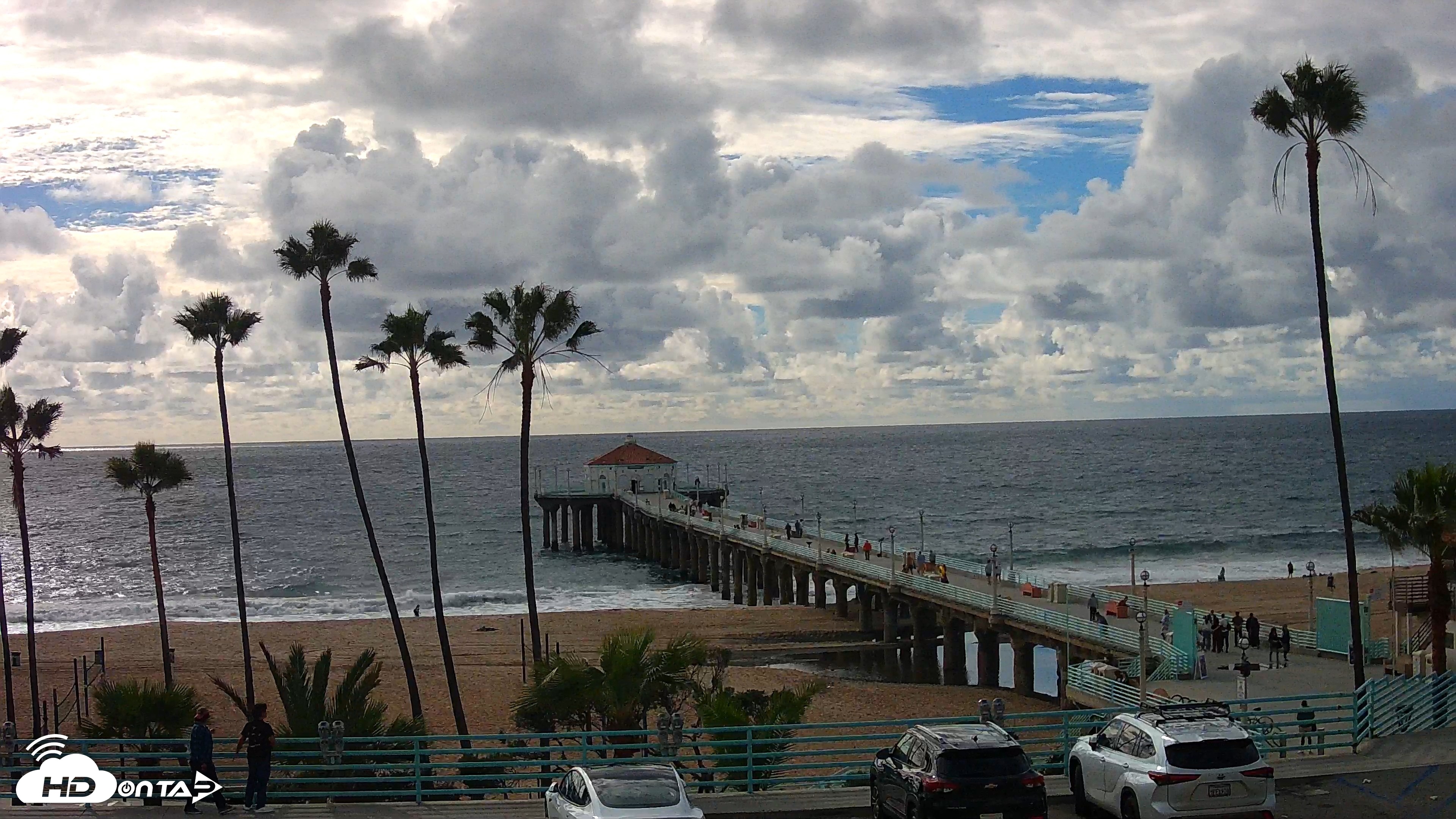Snapshot of Manhattan Beach Pier Ultra HD Live Webcam taken Oct 22, 2026, 3:29pm PDT
