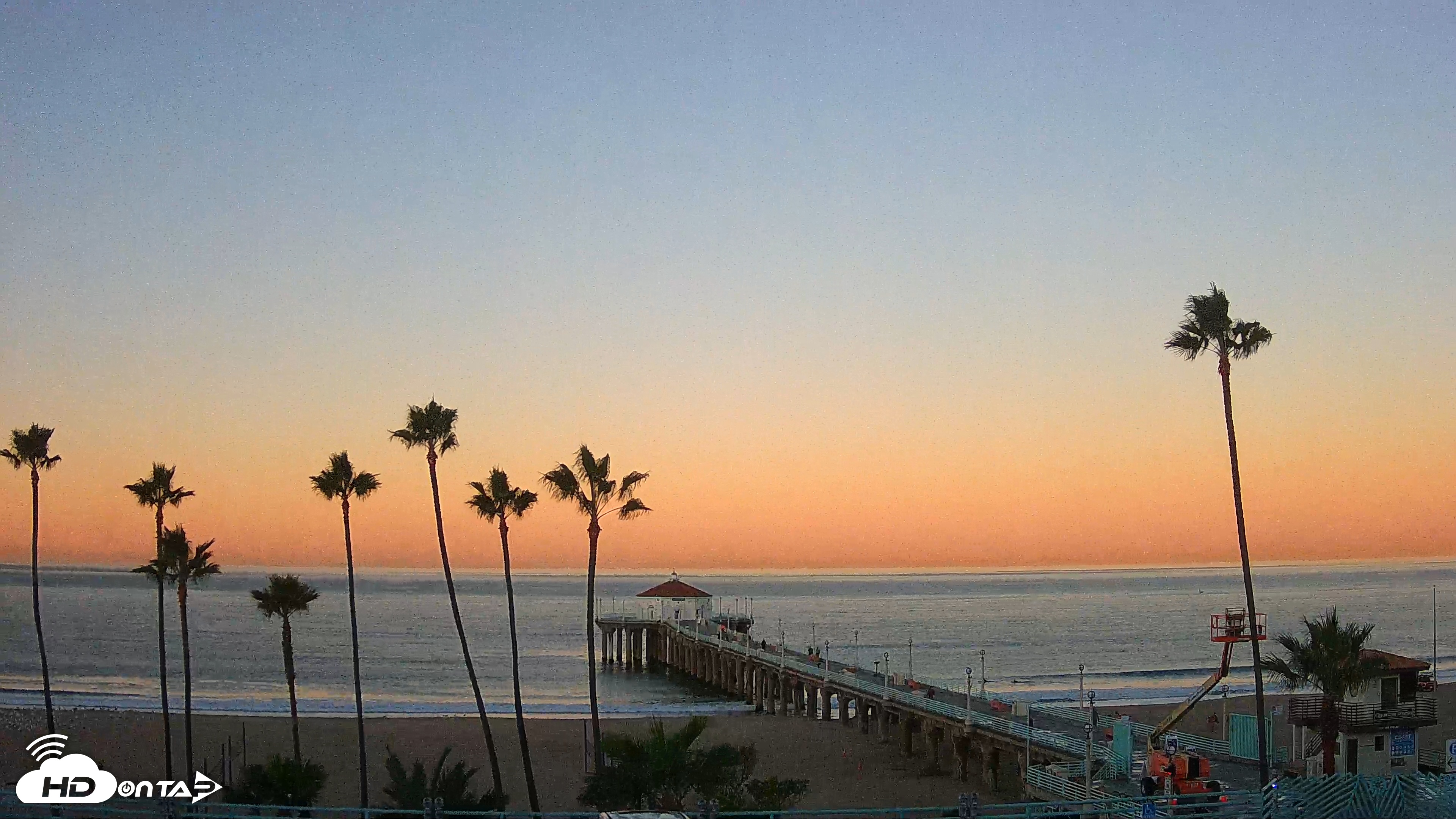 Snapshot of Manhattan Beach Pier Ultra HD Live Webcam taken Oct 29, 2025, 7:18am PDT