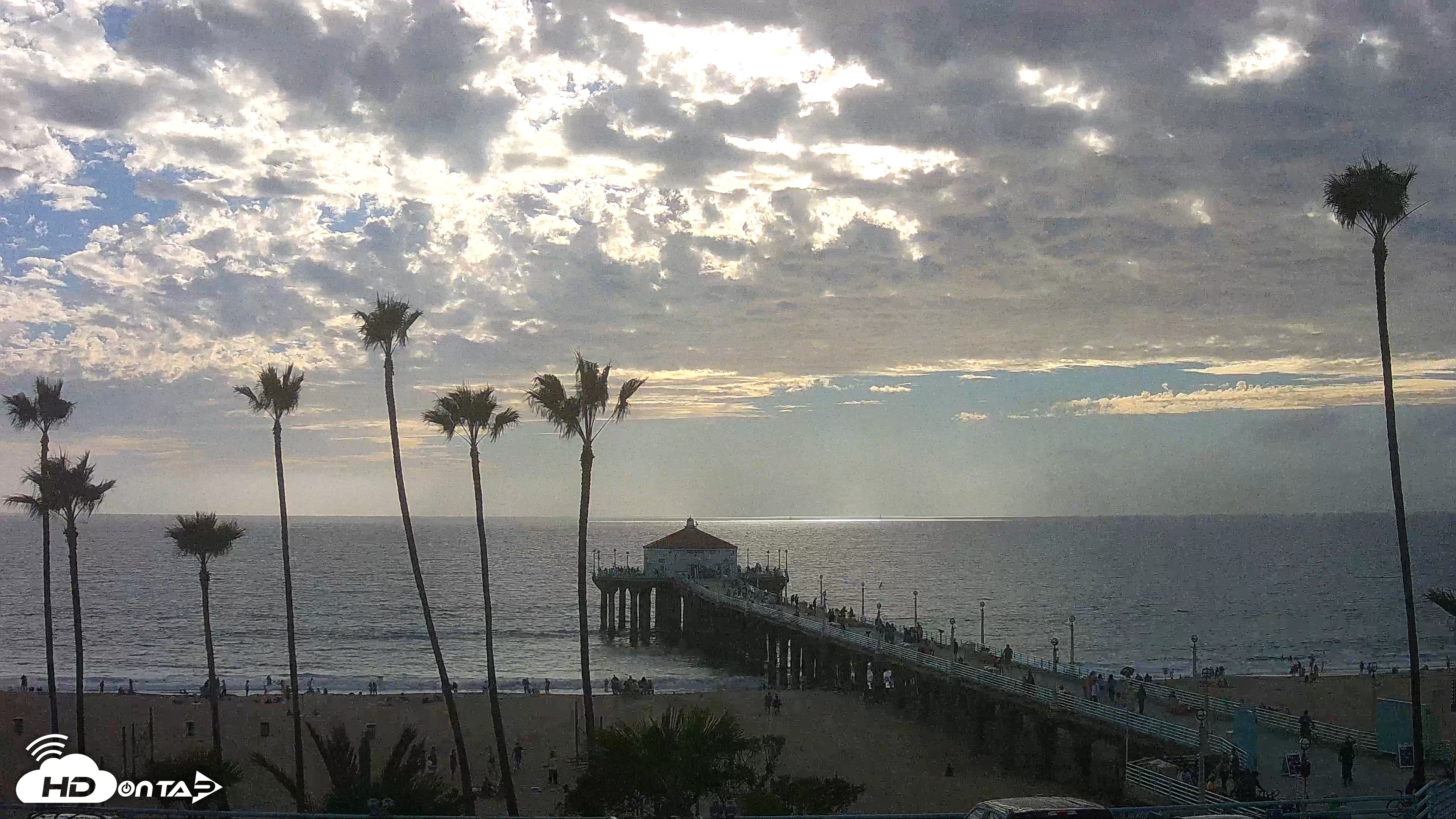 Snapshot of Manhattan Beach Pier Ultra HD Live Webcam taken Sep 27, 2026, 5:26pm PDT