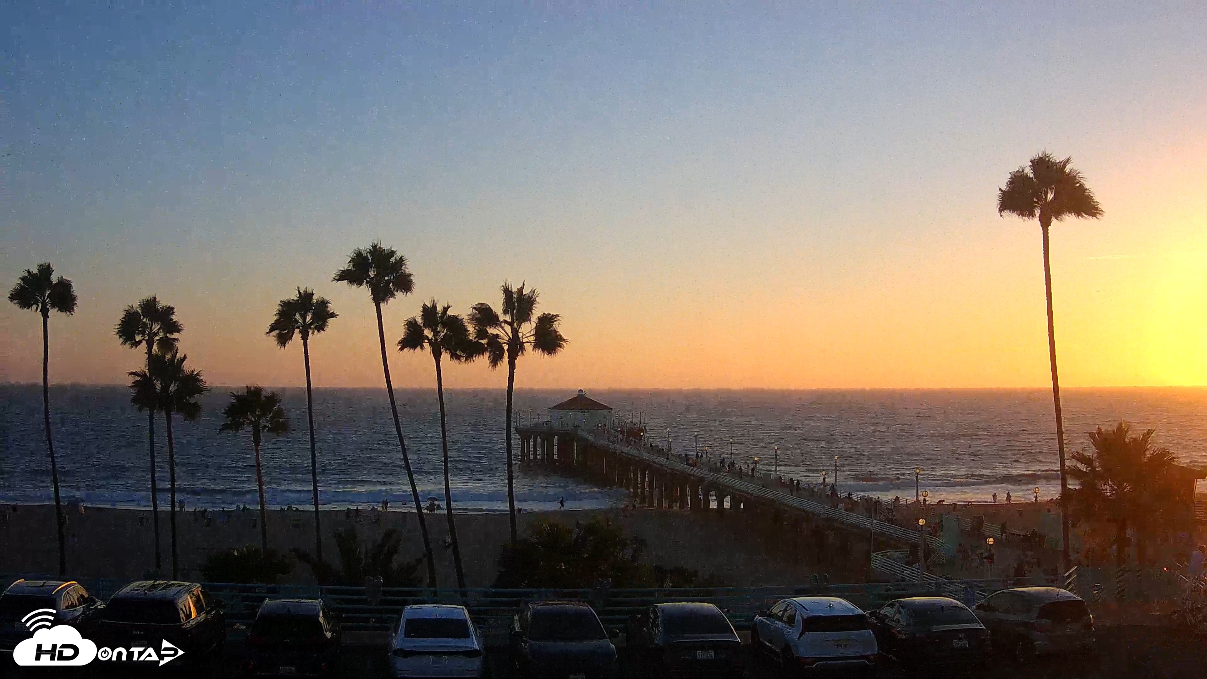 Snapshot of Manhattan Beach Pier Ultra HD Live Webcam taken Aug 19, 2026, 7:24pm PDT