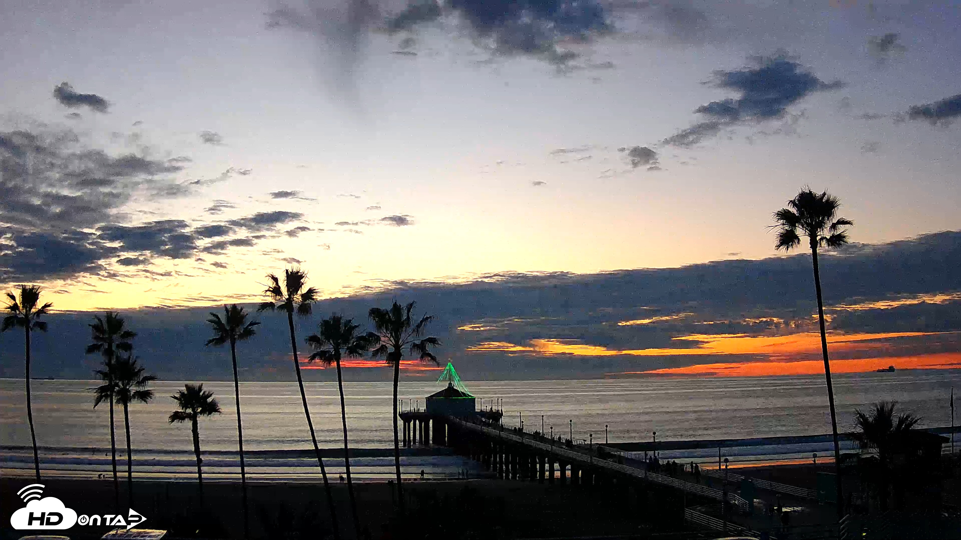 Snapshot of Manhattan Beach Pier Ultra HD Live Webcam taken Jan 6, 2026, 5:10pm PST