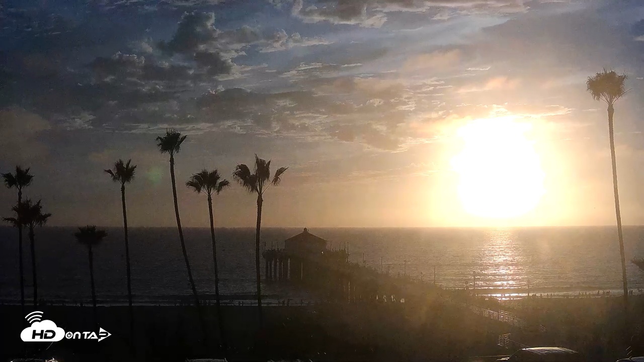 Snapshot of Manhattan Beach Pier Ultra HD Live Webcam taken Sep 27, 2026, 6:24pm PDT