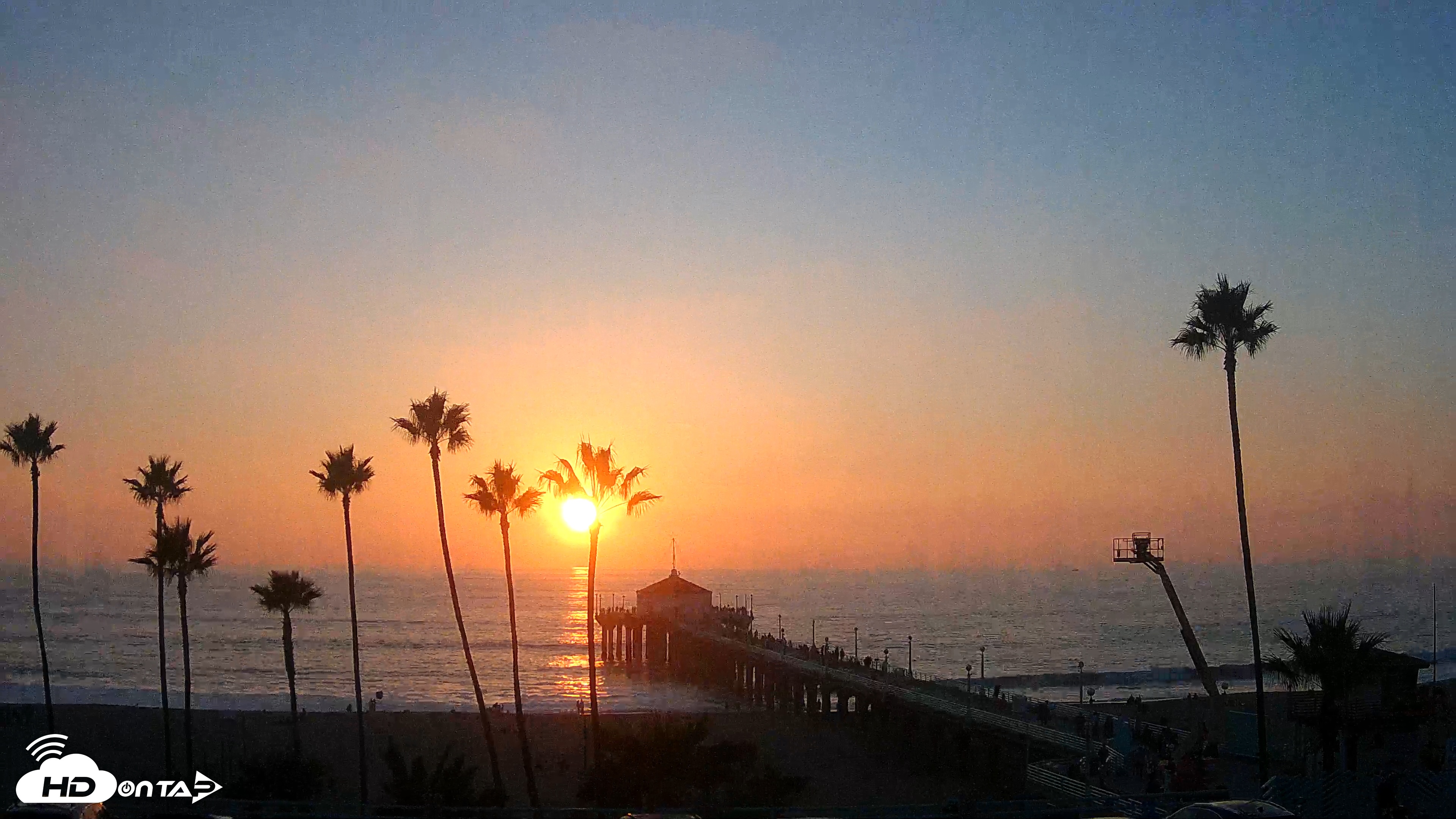 Snapshot of Manhattan Beach Pier Ultra HD Live Webcam taken Nov 2, 2025, 4:49pm PST