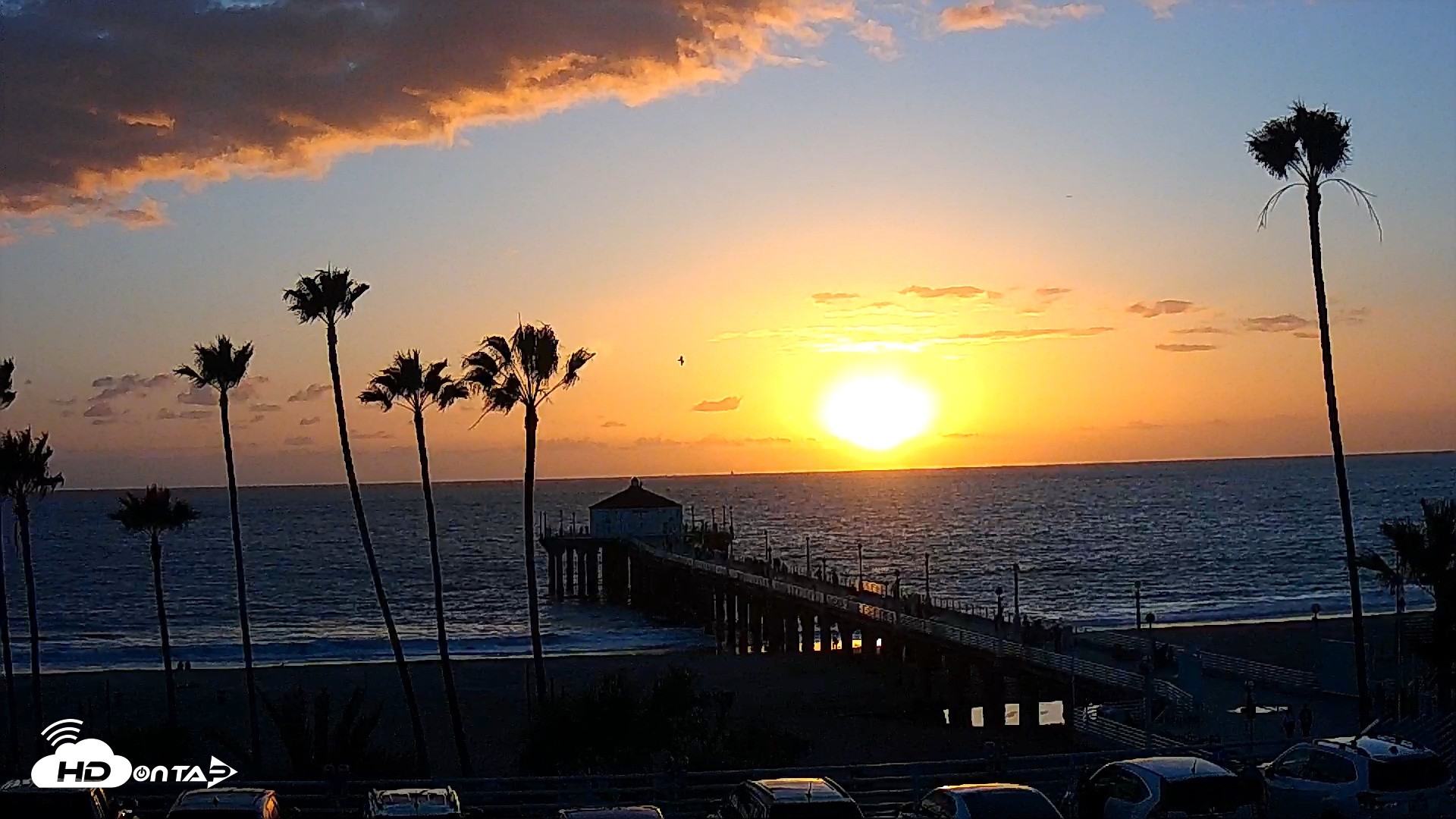 Snapshot of Manhattan Beach Pier Ultra HD Live Webcam taken Oct 12, 2026, 6:17pm PDT
