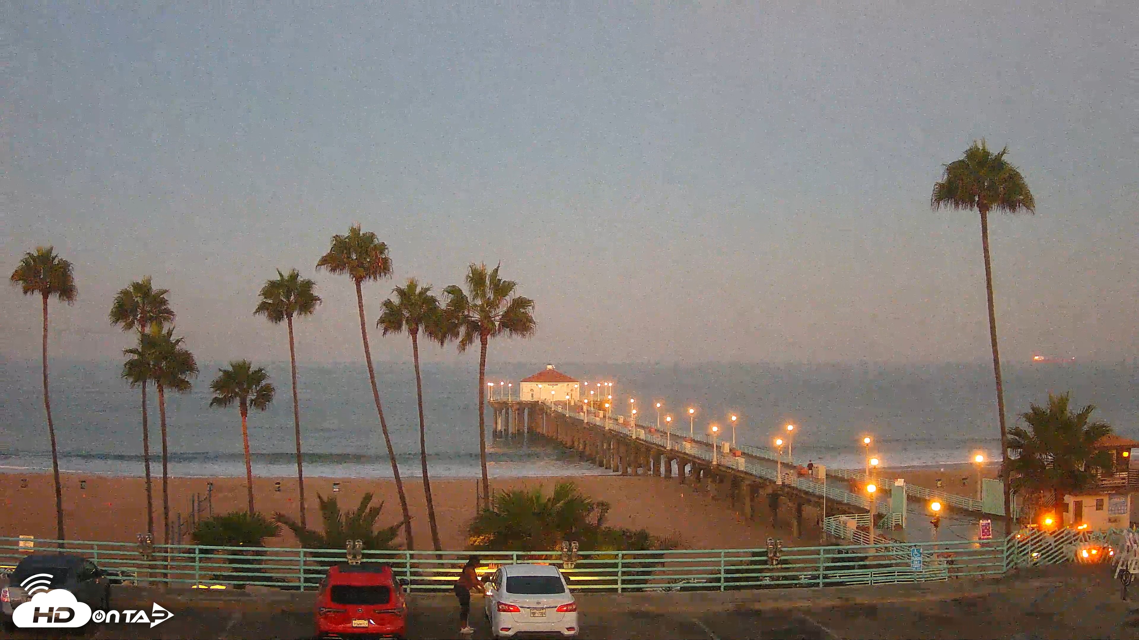 Snapshot of Manhattan Beach Pier Ultra HD Live Webcam taken Aug 26, 2026, 6:06am PDT