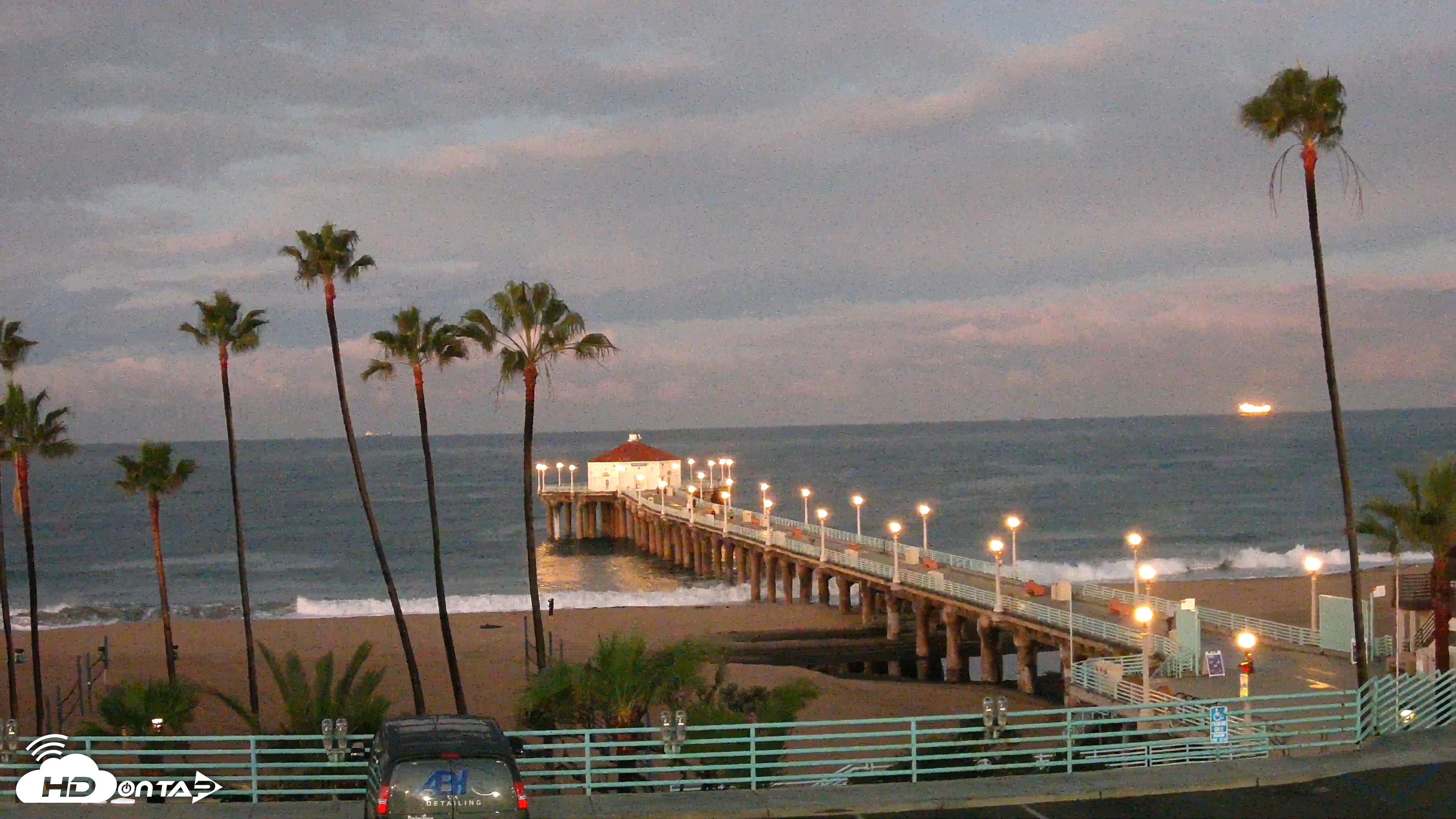 Snapshot of Manhattan Beach Pier Ultra HD Live Webcam taken Oct 23, 2026, 6:42am PDT