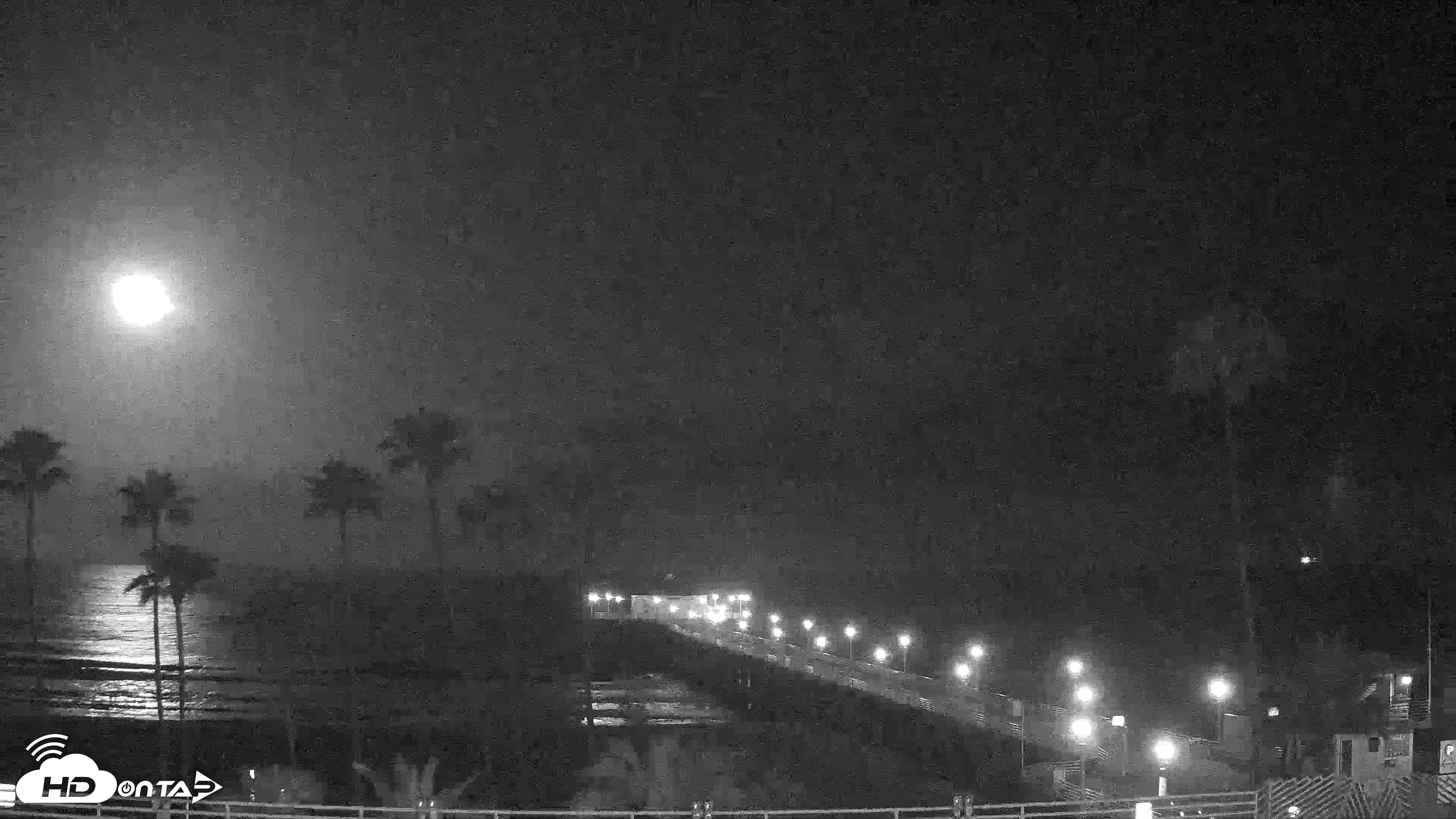 Snapshot of Manhattan Beach Pier Ultra HD Live Webcam taken May 12, 2025, 4:43am PDT