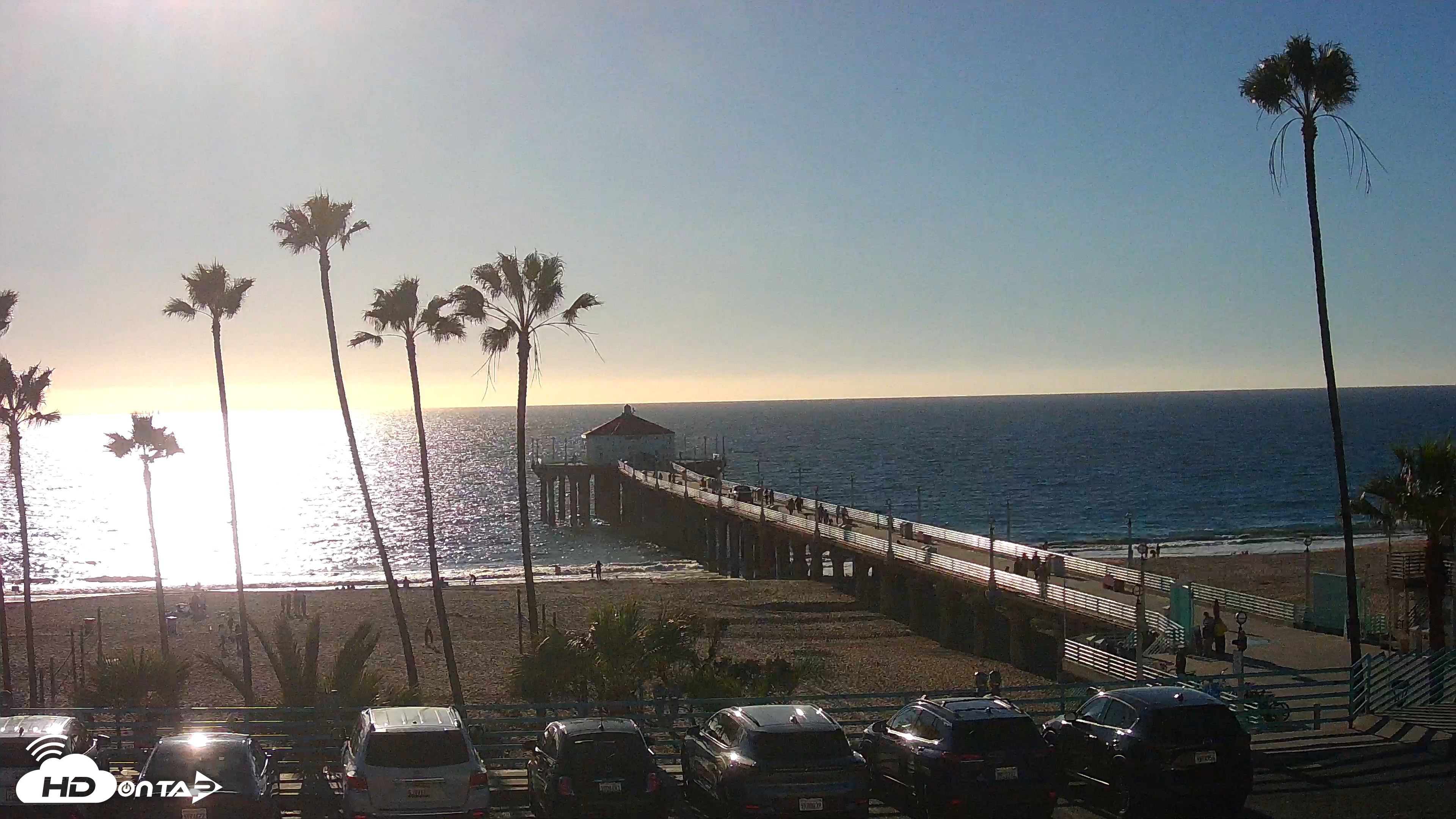 Snapshot of Manhattan Beach Pier Ultra HD Live Webcam taken Oct 26, 2026, 4:38pm PDT