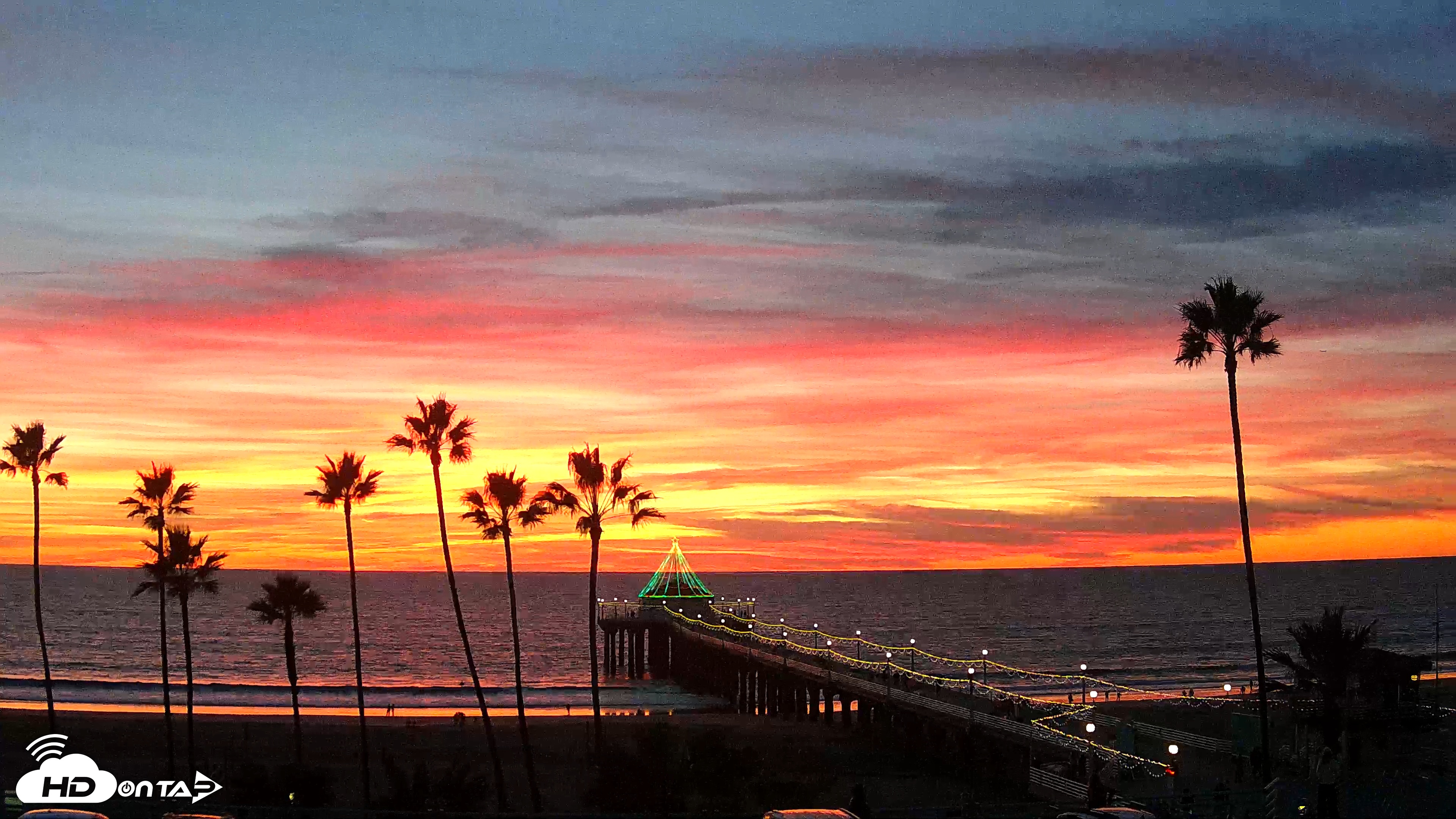 Snapshot of Manhattan Beach Pier Ultra HD Live Webcam taken Dec 4, 2025, 5:02pm PST