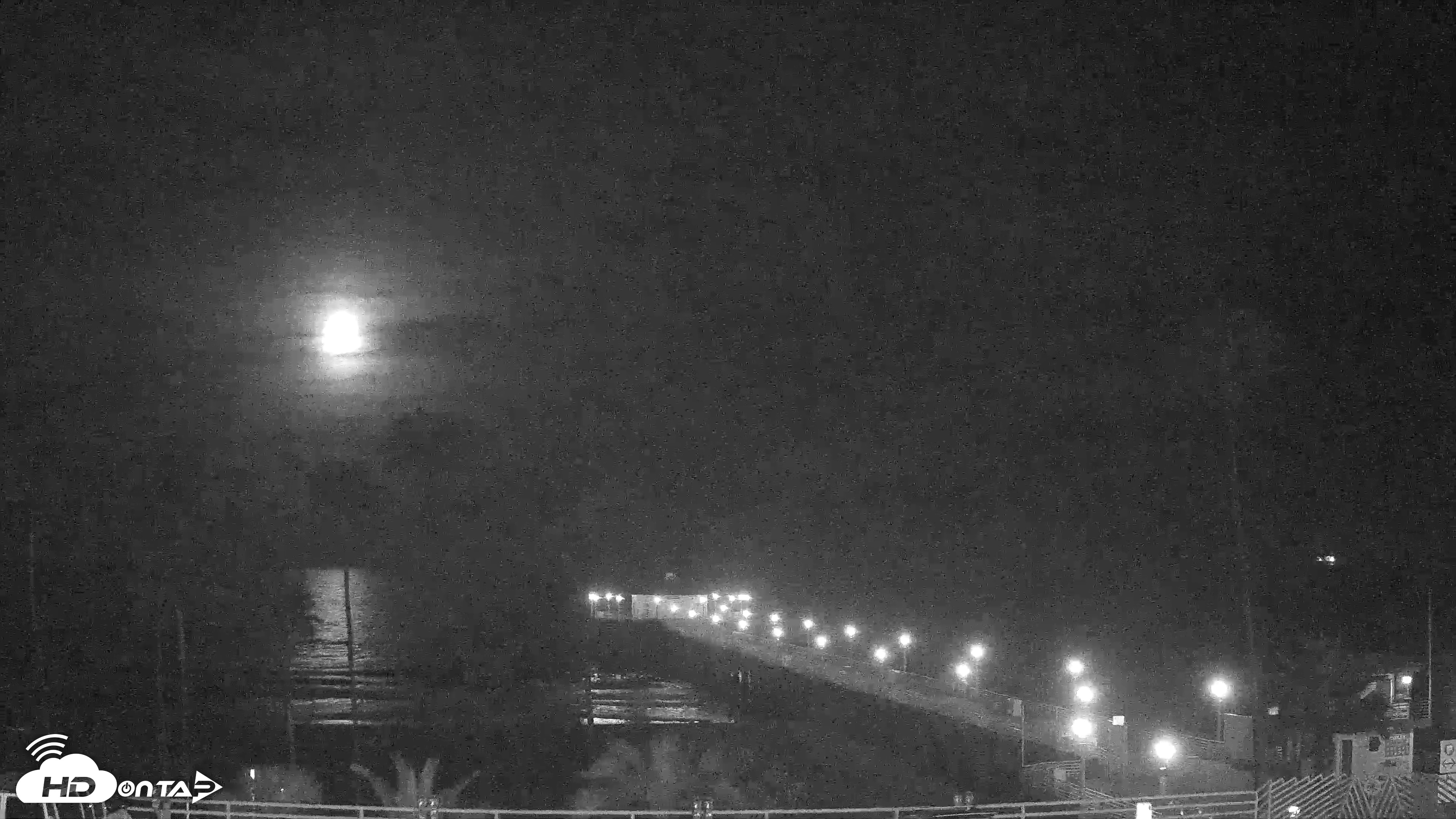 Snapshot of Manhattan Beach Pier Ultra HD Live Webcam taken May 11, 2025, 4:21am PDT