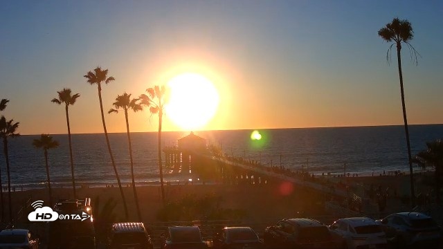 Snapshot of Manhattan Beach Pier Ultra HD Live Webcam taken Oct 24, 2026, 5:53pm PDT