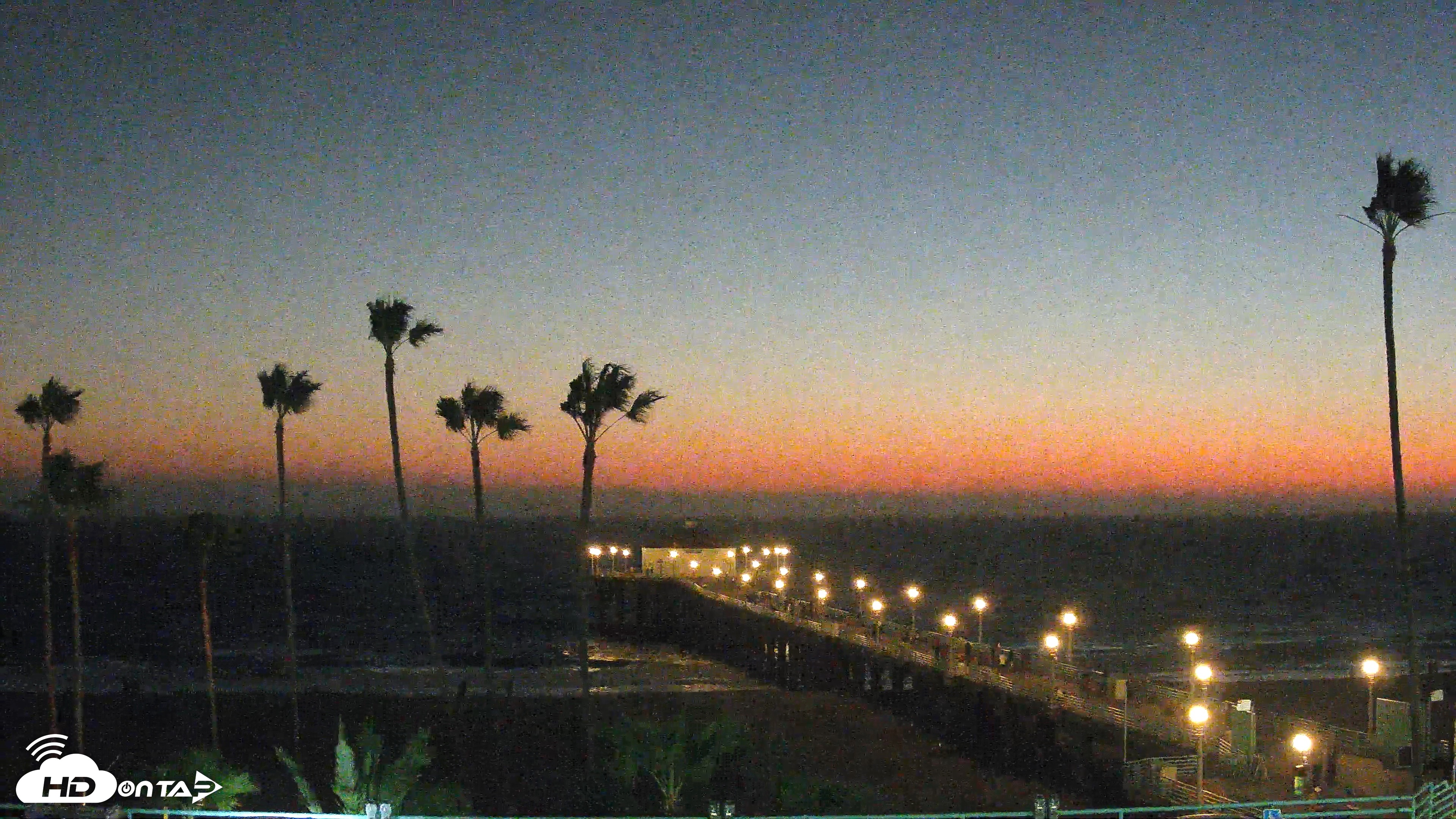 Snapshot of Manhattan Beach Pier Ultra HD Live Webcam taken Oct 2, 2026, 6:35pm PDT