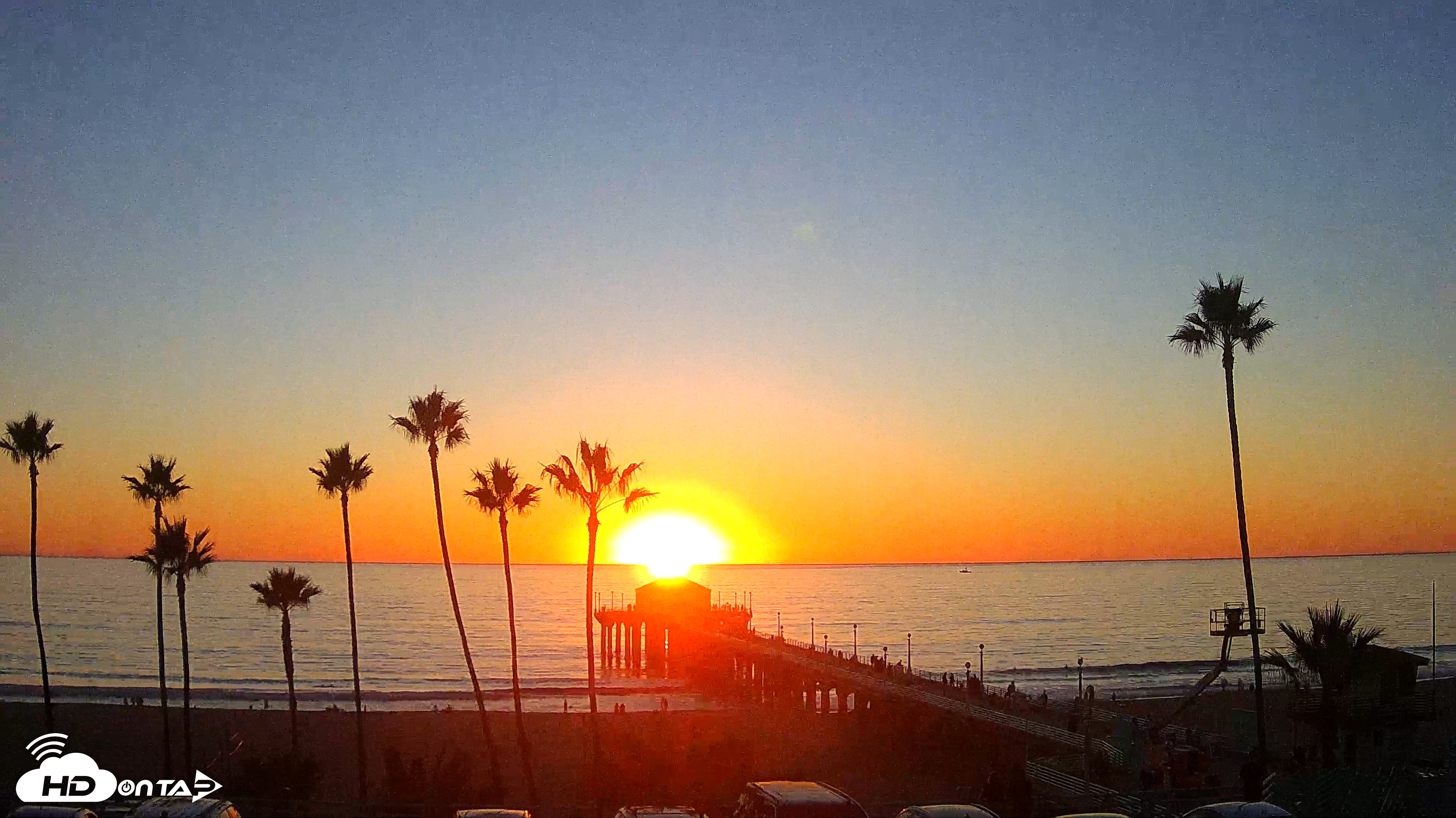 Snapshot of Manhattan Beach Pier Ultra HD Live Webcam taken Oct 29, 2025, 6:02pm PDT