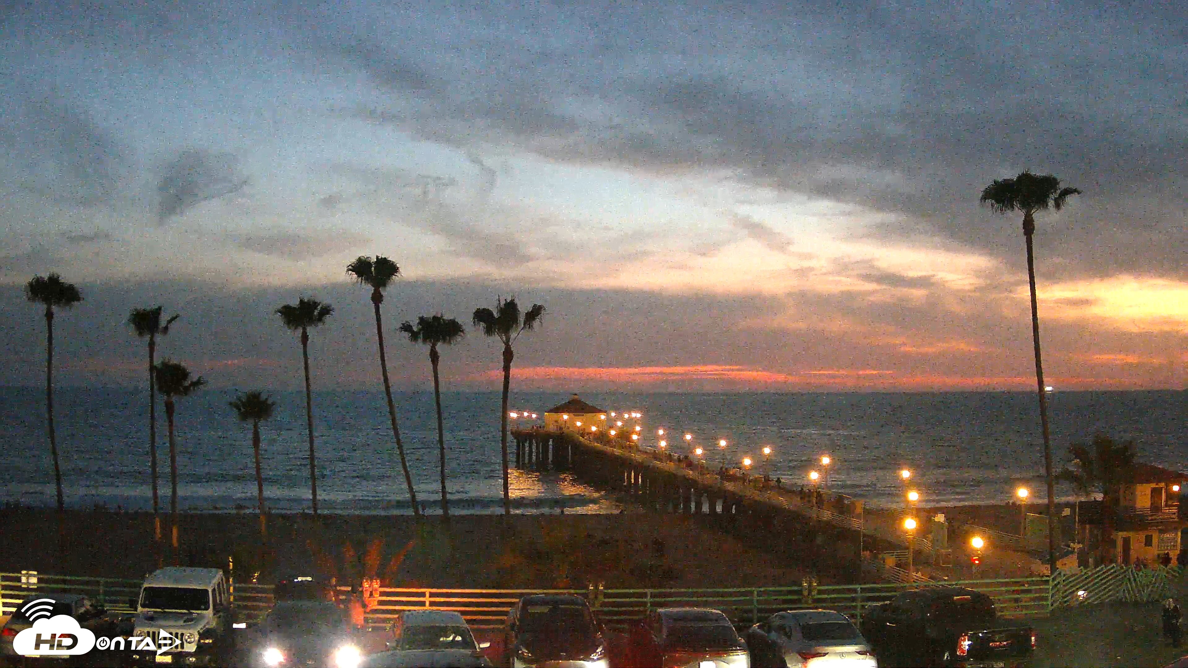 Snapshot of Manhattan Beach Pier Ultra HD Live Webcam taken Apr 18, 2026, 7:56pm PDT