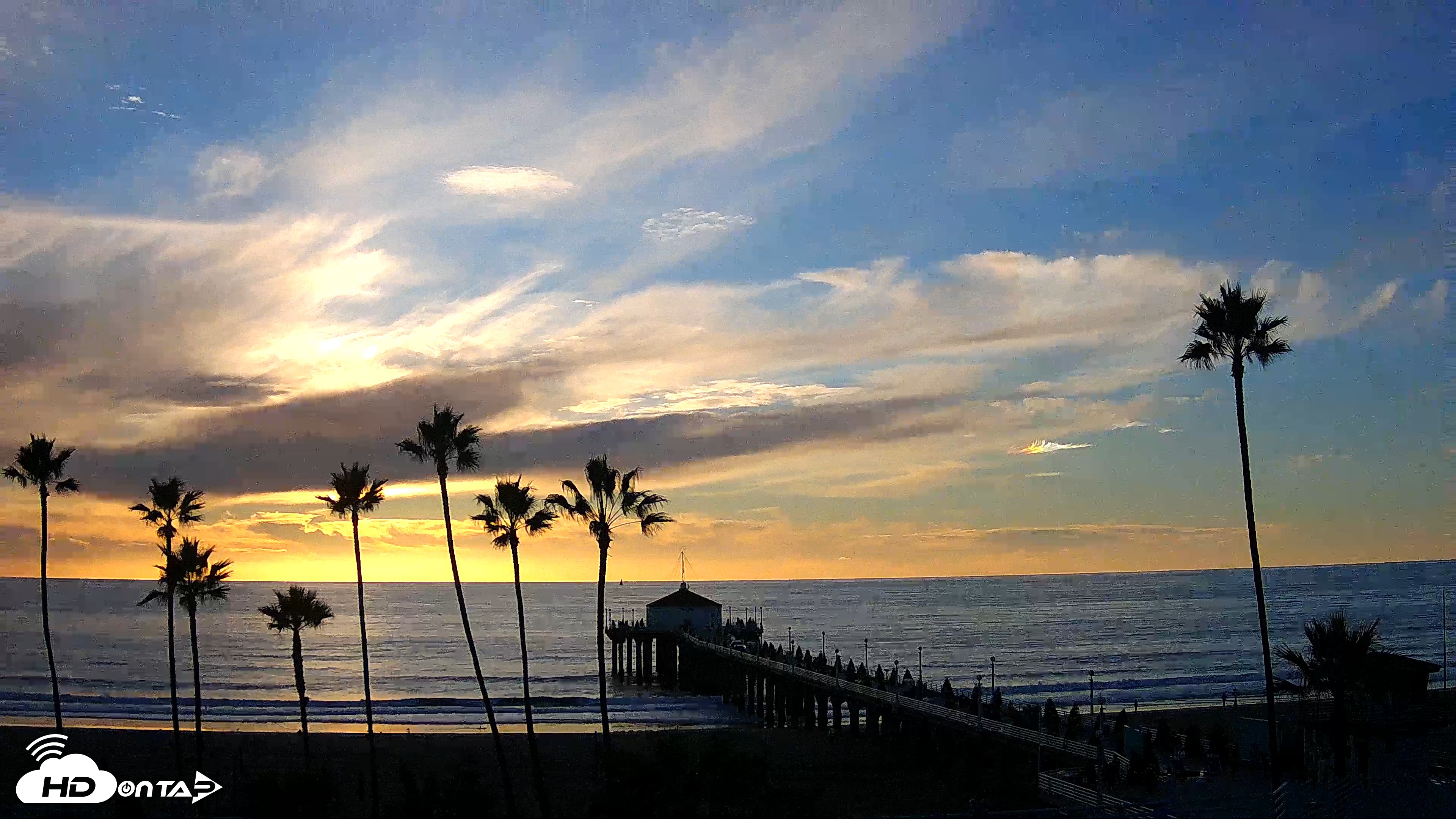 Snapshot of Manhattan Beach Pier Ultra HD Live Webcam taken Nov 18, 2025, 4:23pm PST
