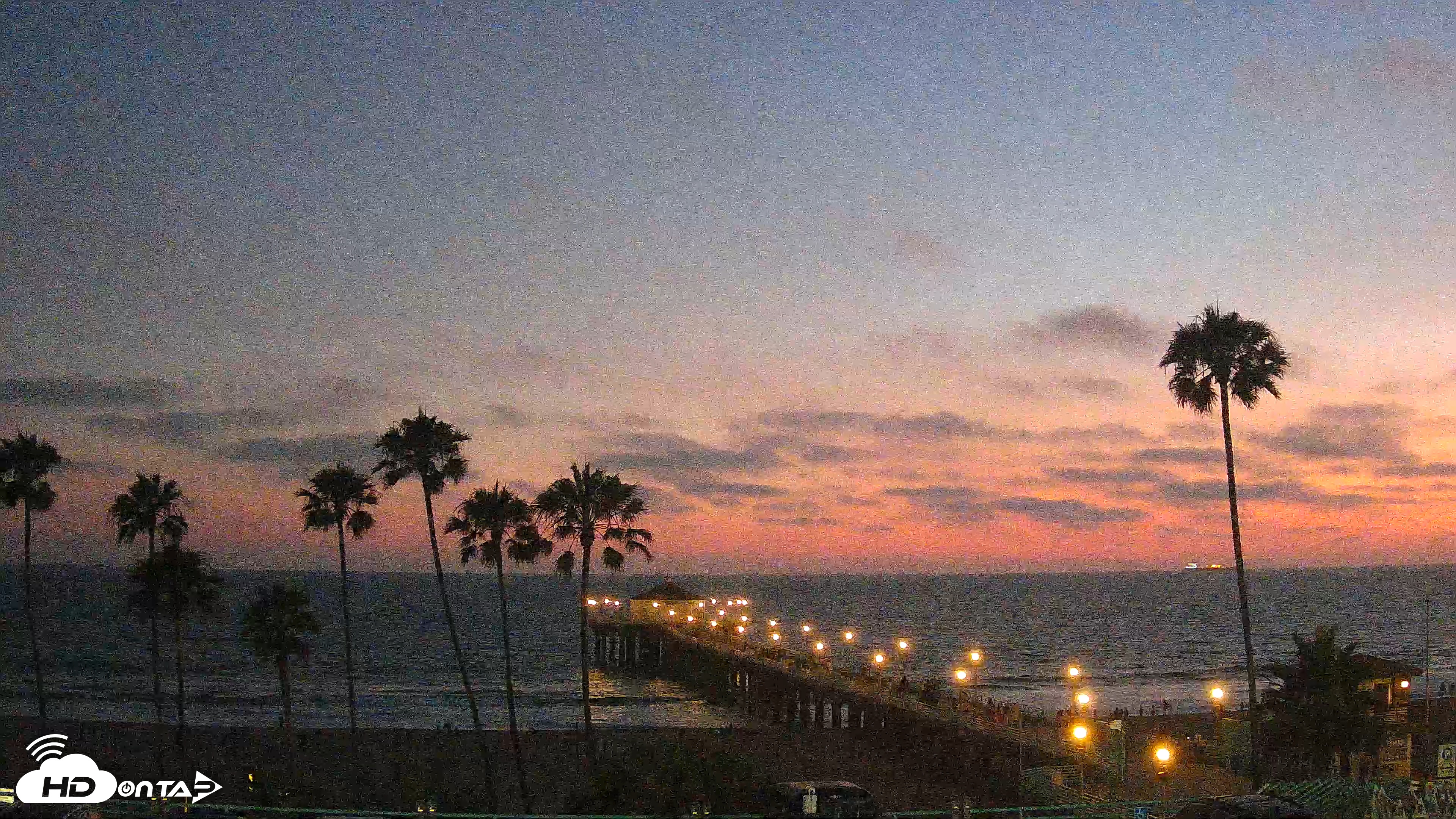 Snapshot of Manhattan Beach Pier Ultra HD Live Webcam taken Jun 28, 2025, 8:41pm PDT