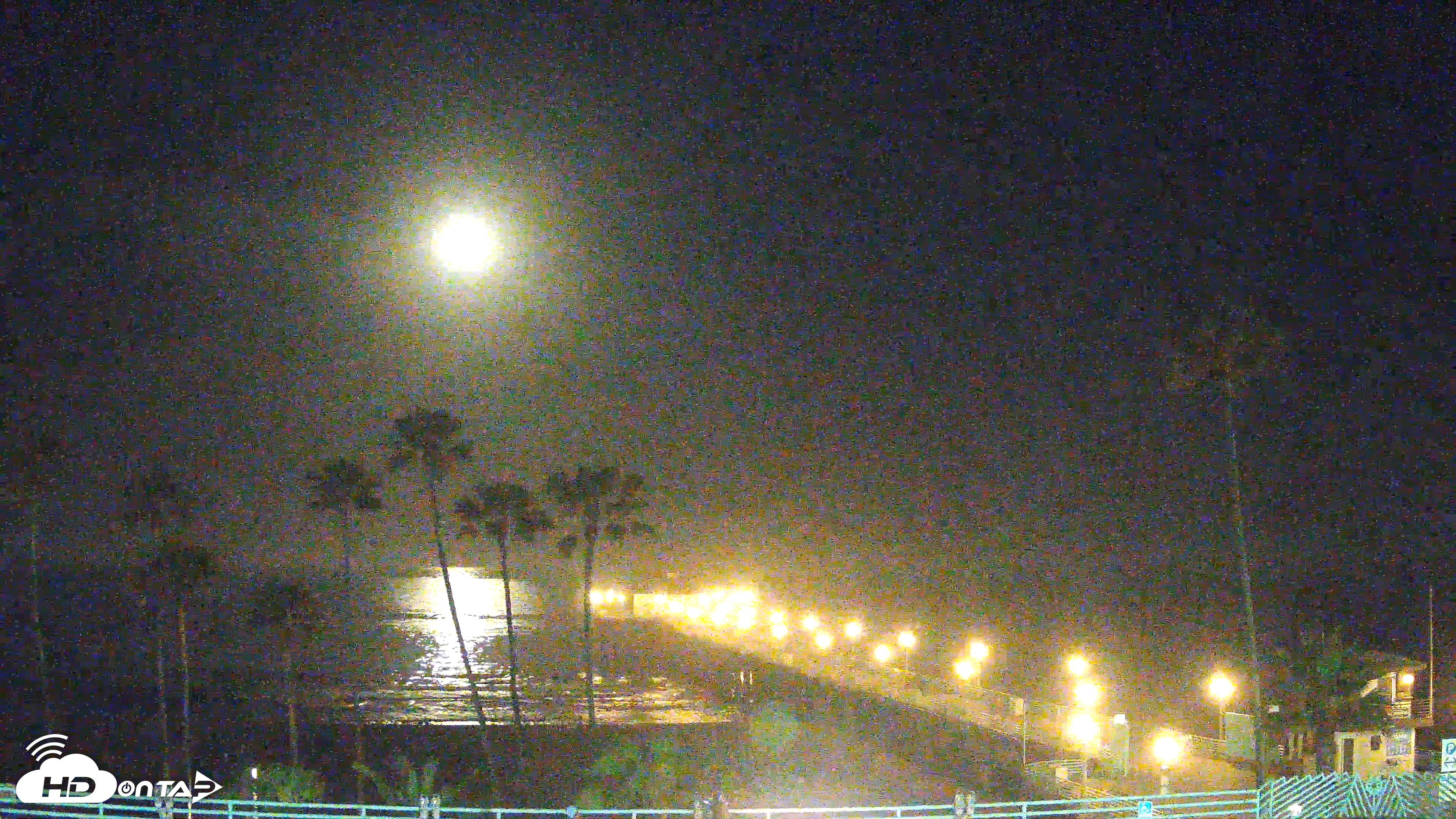Snapshot of Manhattan Beach Pier Ultra HD Live Webcam taken May 10, 2025, 3:39am PDT