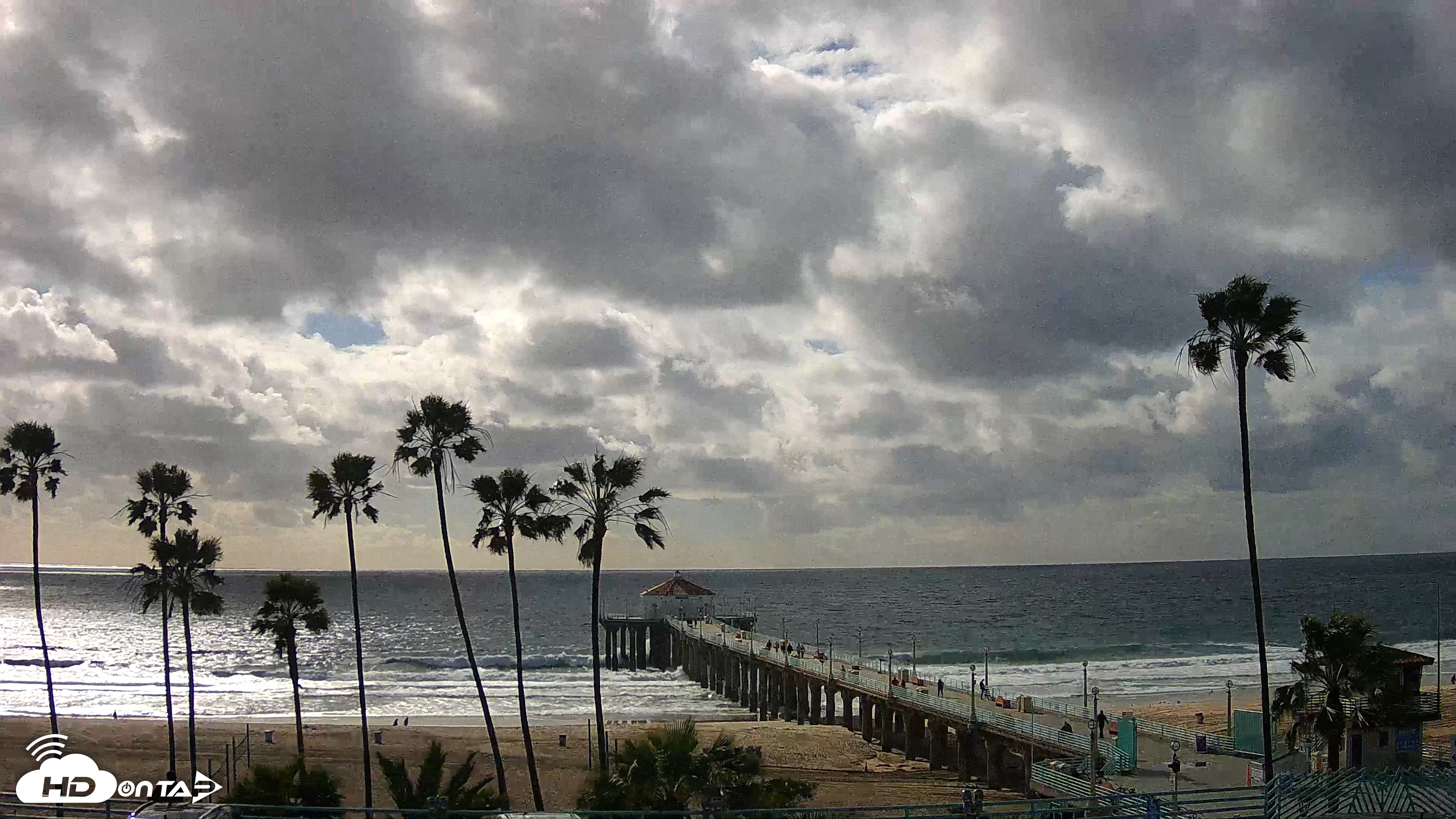Snapshot of Manhattan Beach Pier Ultra HD Live Webcam taken Feb 17, 2026, 3:11pm PST