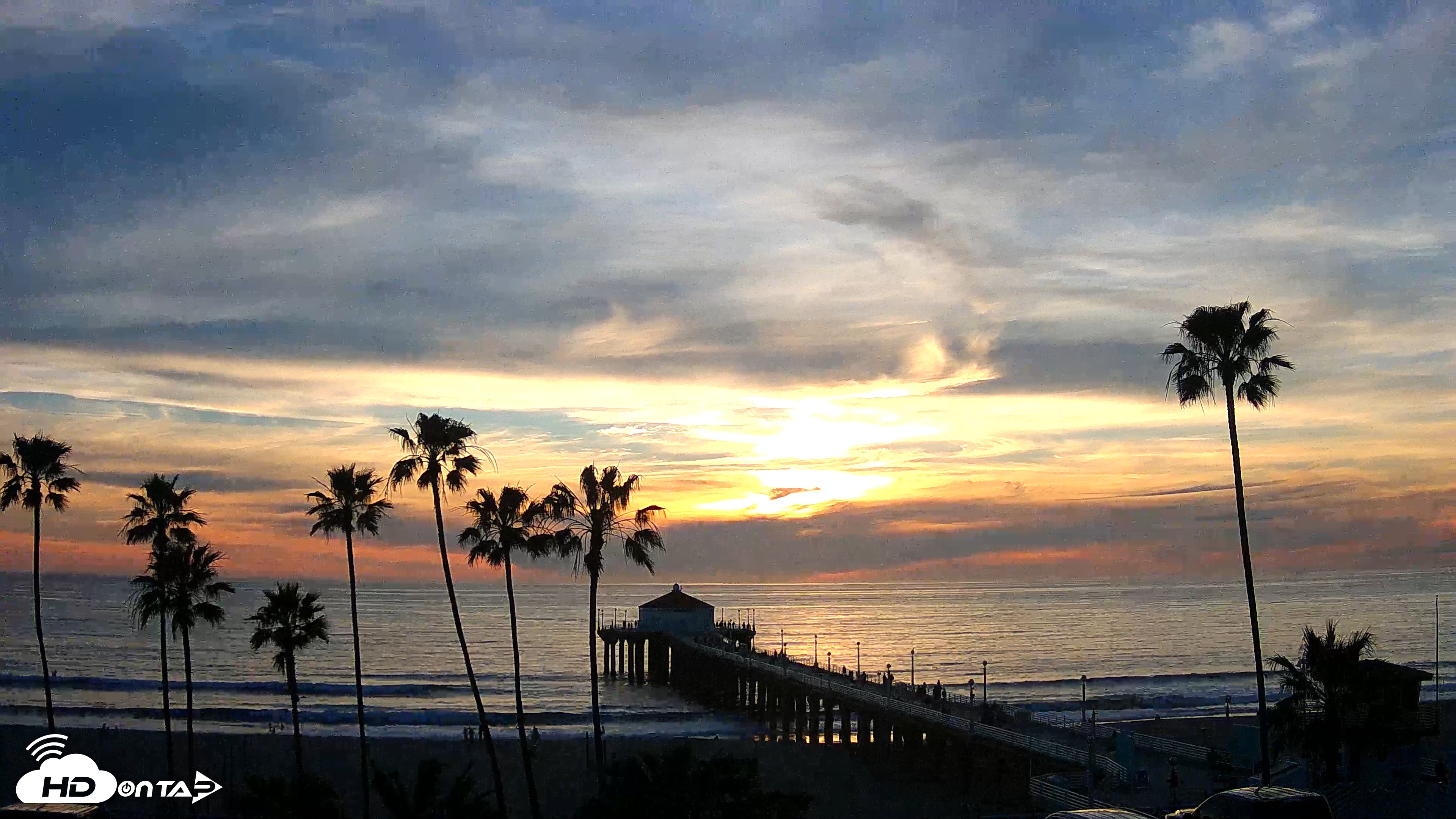 Snapshot of Manhattan Beach Pier Ultra HD Live Webcam taken Feb 24, 2026, 5:36pm PST