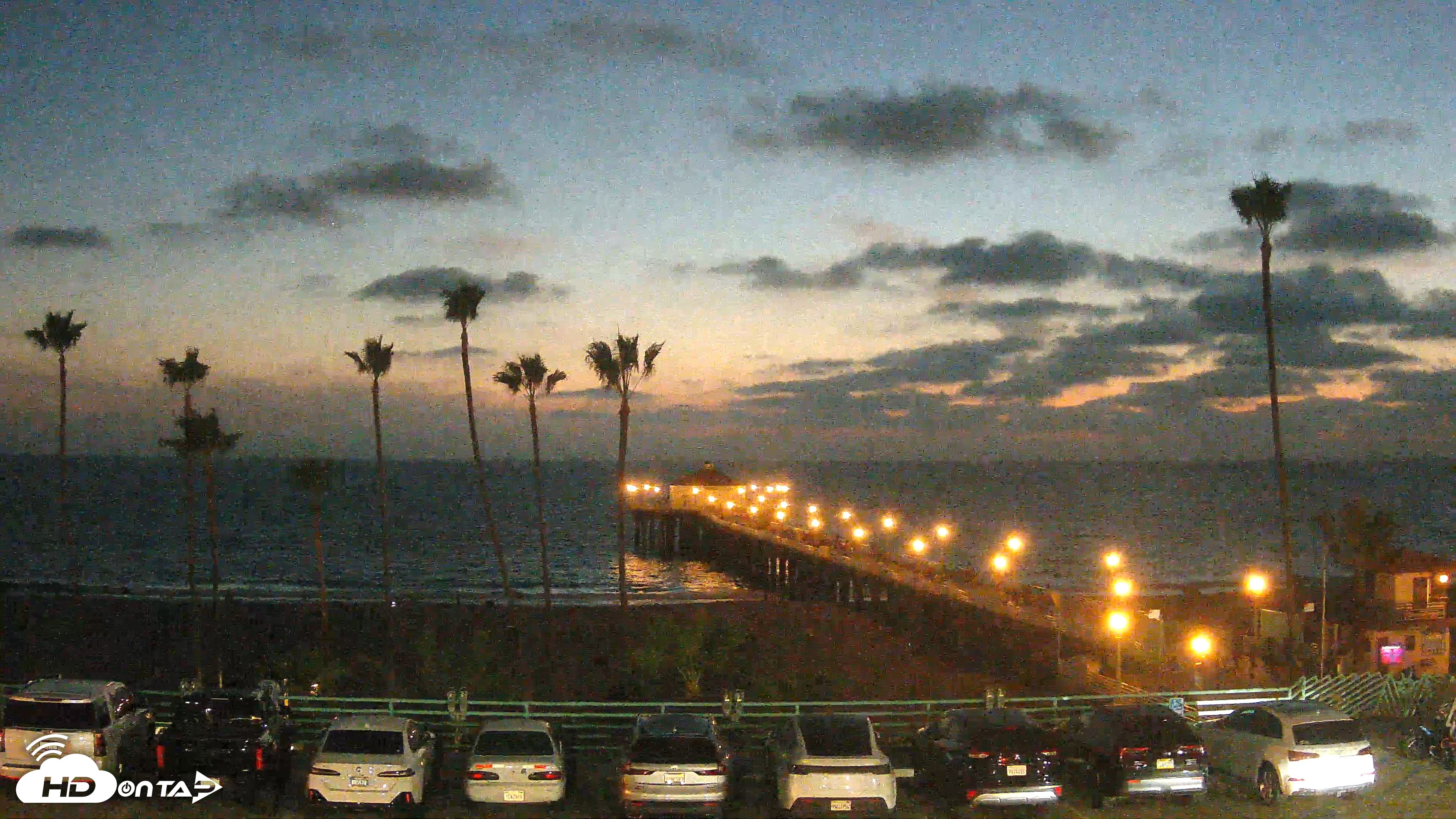 Snapshot of Manhattan Beach Pier Ultra HD Live Webcam taken Sep 19, 2026, 7:29pm PDT