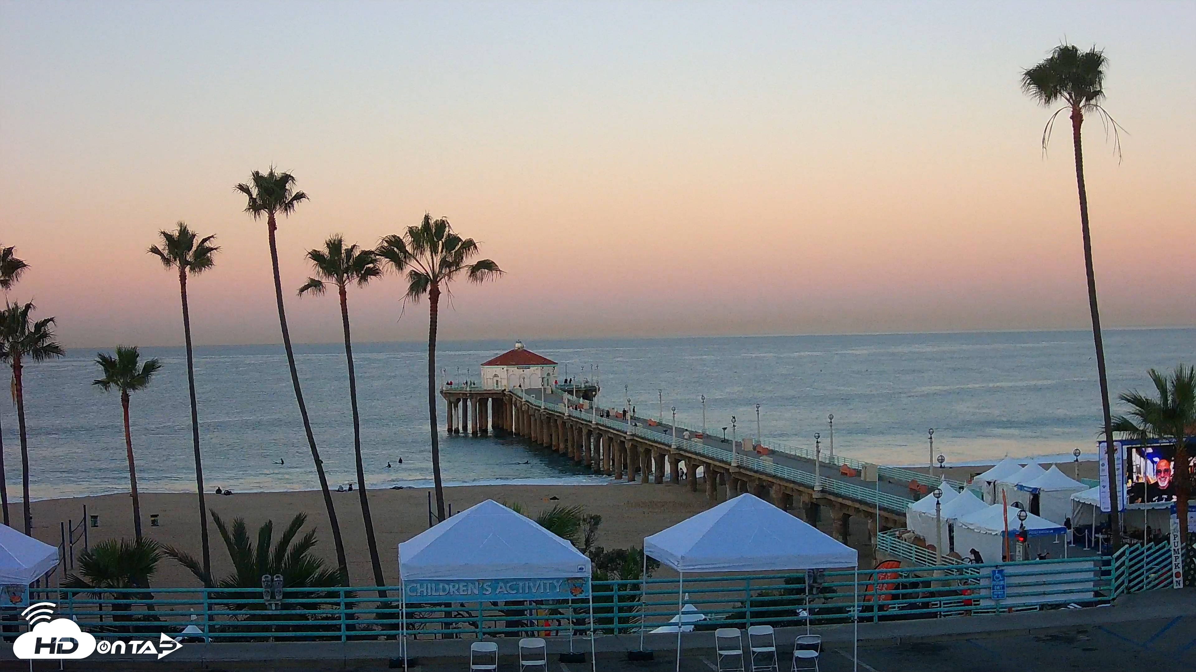 Snapshot of Manhattan Beach Pier Ultra HD Live Webcam taken Oct 18, 2026, 7:08am PDT