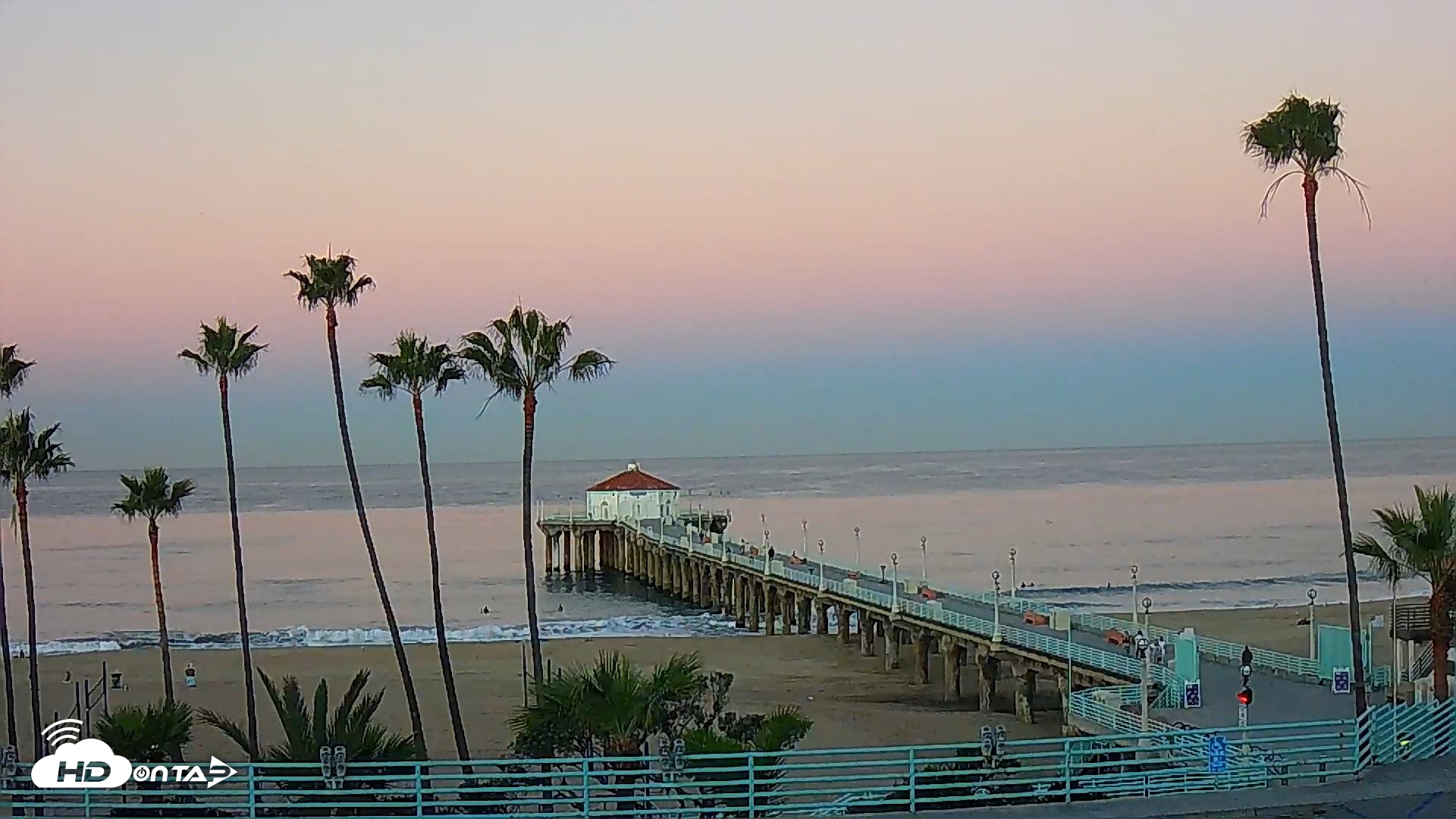 Snapshot of Manhattan Beach Pier Ultra HD Live Webcam taken Oct 14, 2026, 6:53am PDT