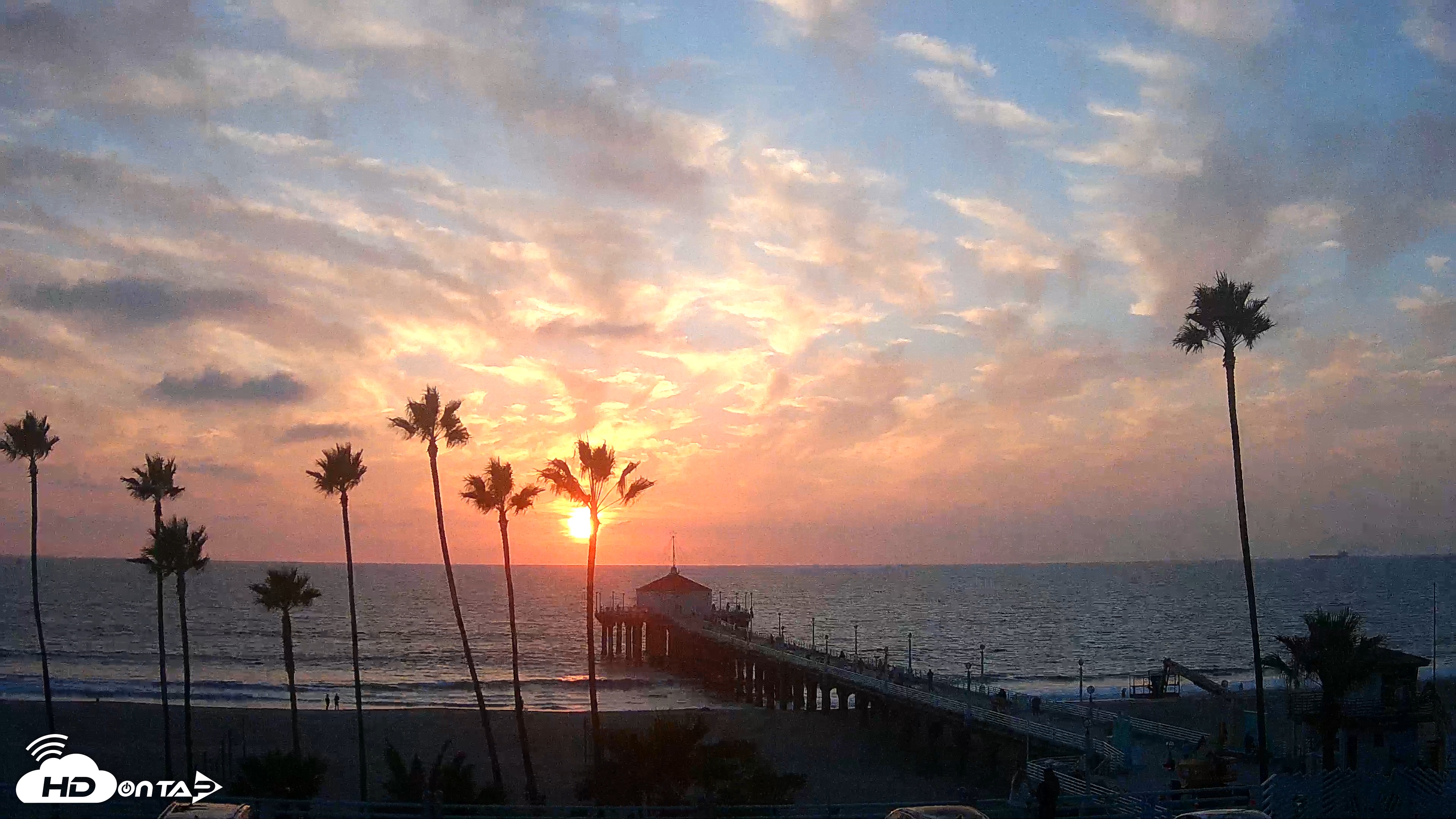 Snapshot of Manhattan Beach Pier Ultra HD Live Webcam taken Nov 3, 2025, 4:51pm PST