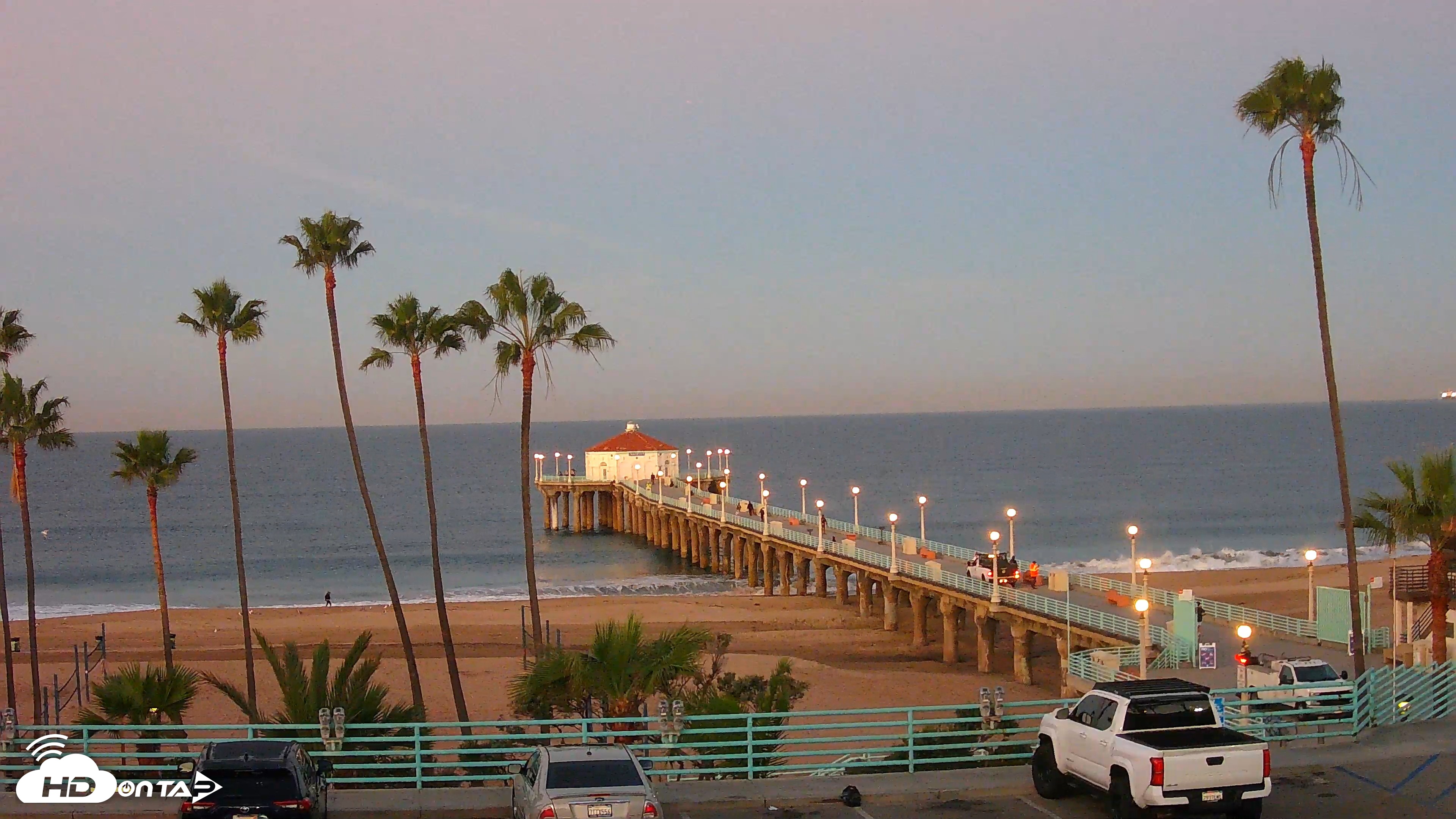 Snapshot of Manhattan Beach Pier Ultra HD Live Webcam taken Oct 25, 2026, 6:52am PDT
