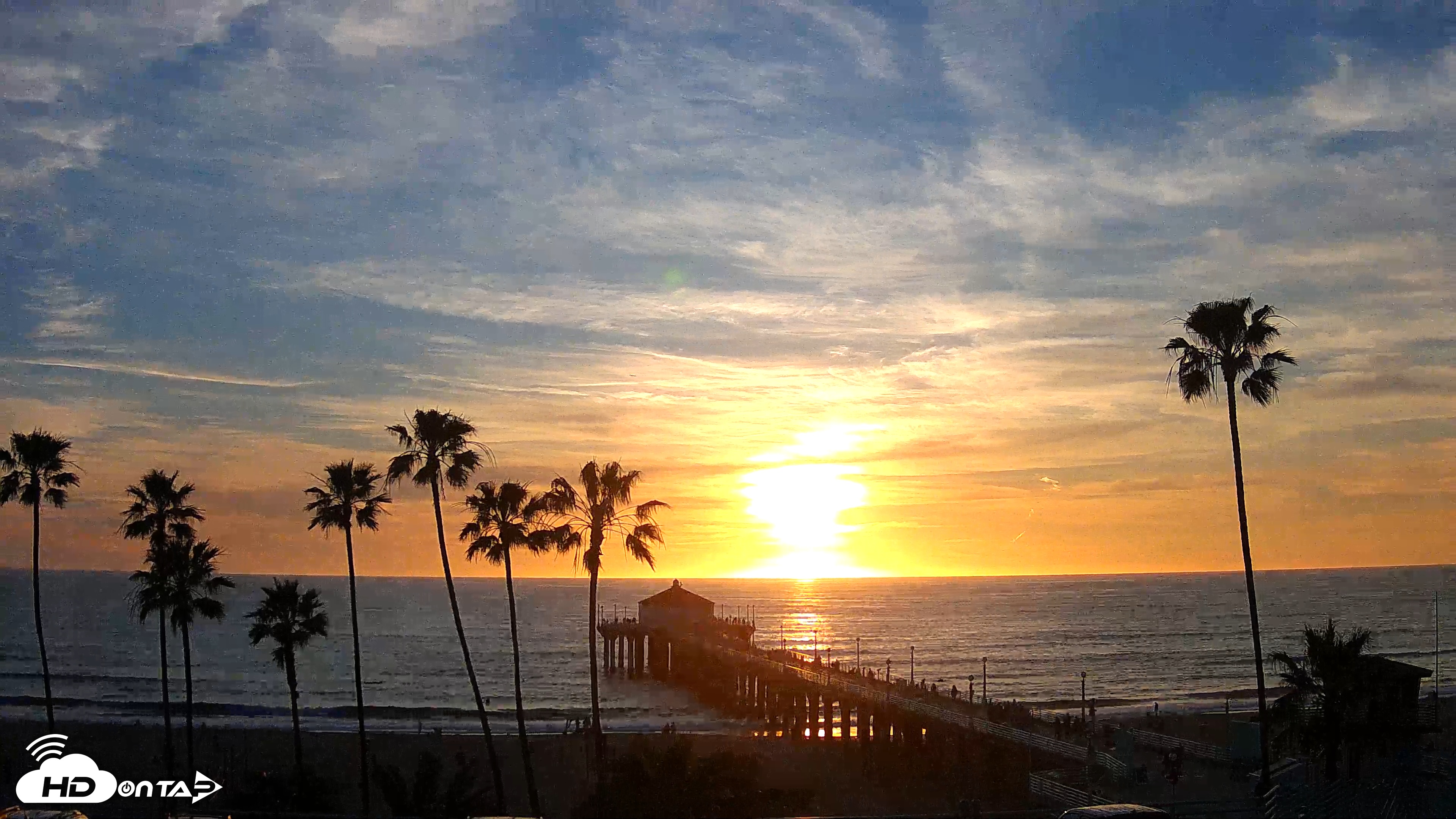 Snapshot of Manhattan Beach Pier Ultra HD Live Webcam taken Feb 25, 2026, 5:34pm PST