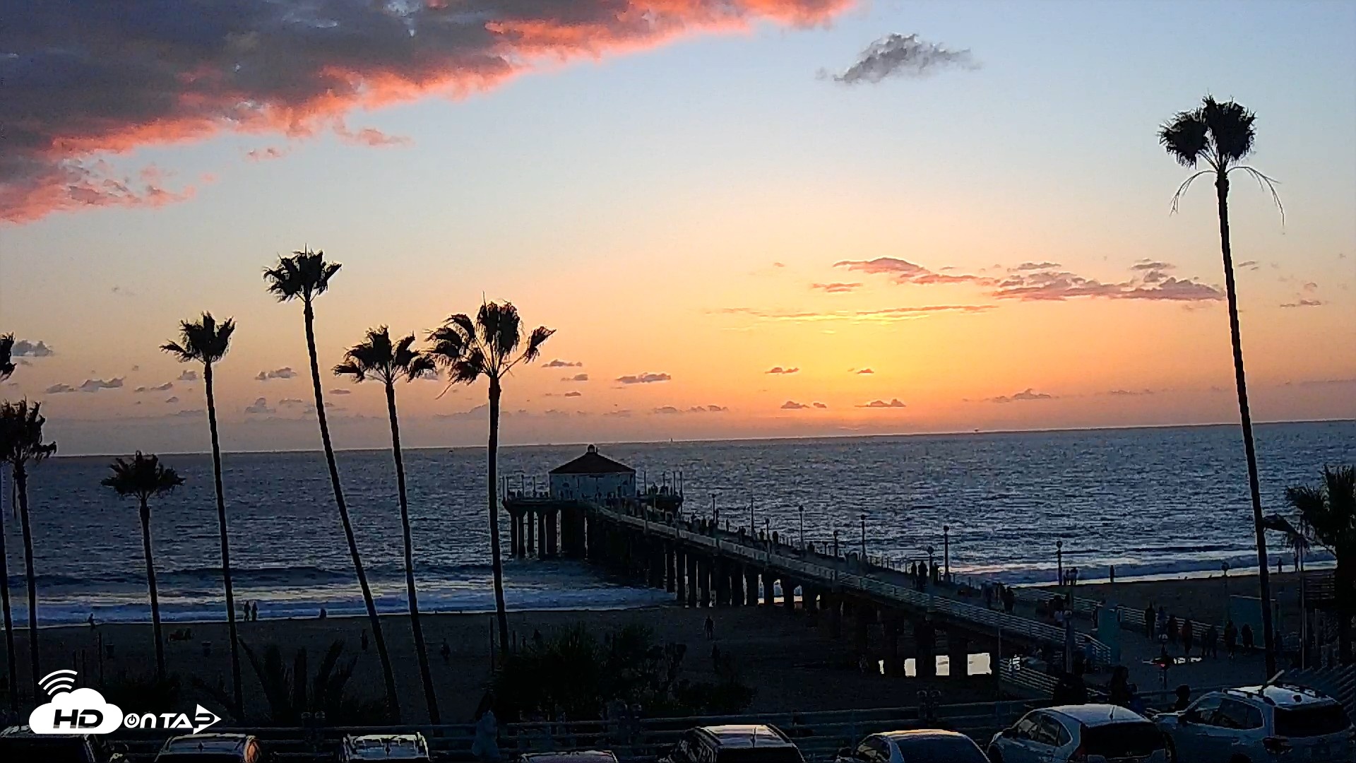 Snapshot of Manhattan Beach Pier Ultra HD Live Webcam taken Oct 12, 2026, 6:24pm PDT