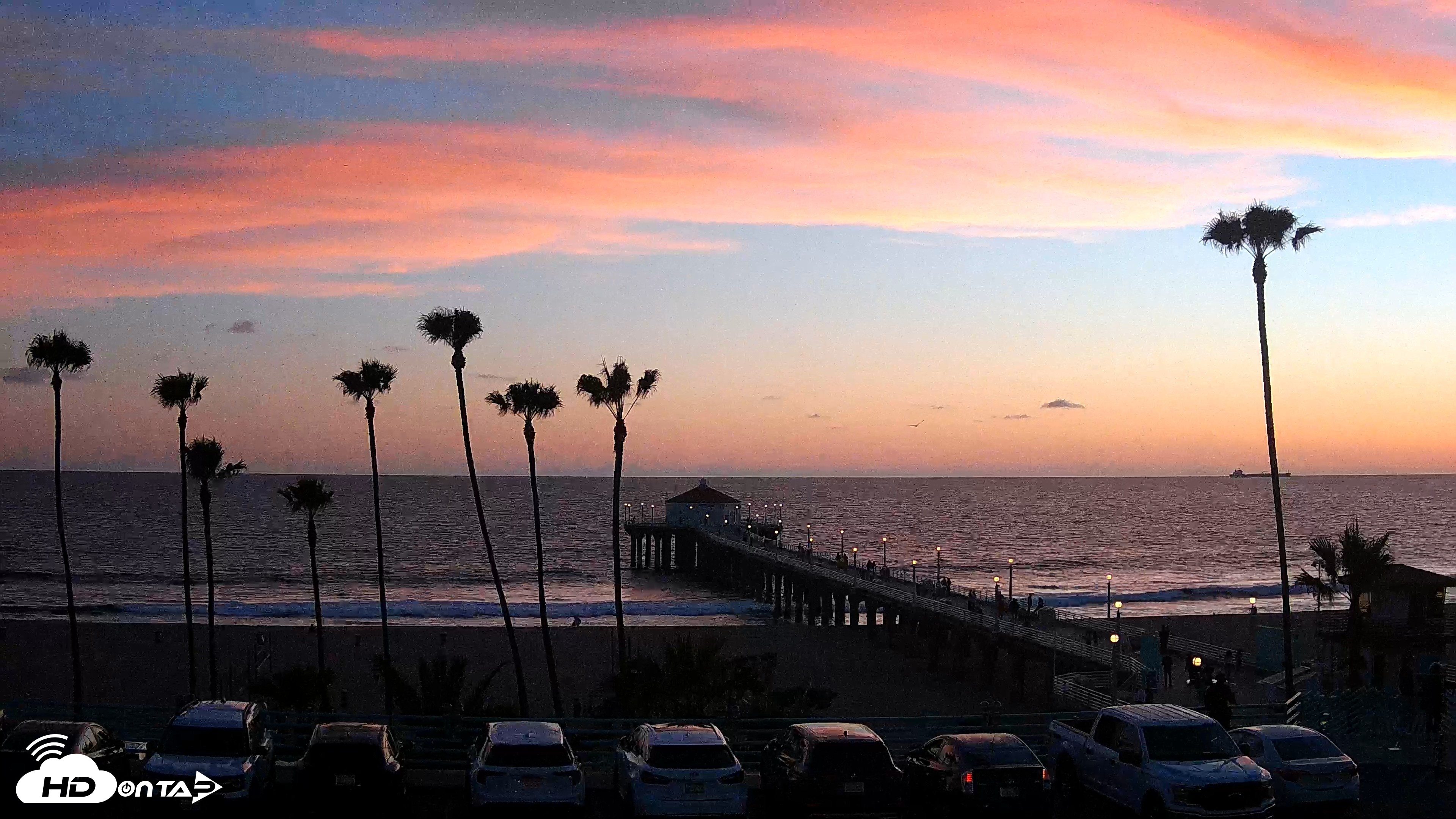 Snapshot of Manhattan Beach Pier Ultra HD Live Webcam taken Apr 20, 2026, 7:37pm PDT