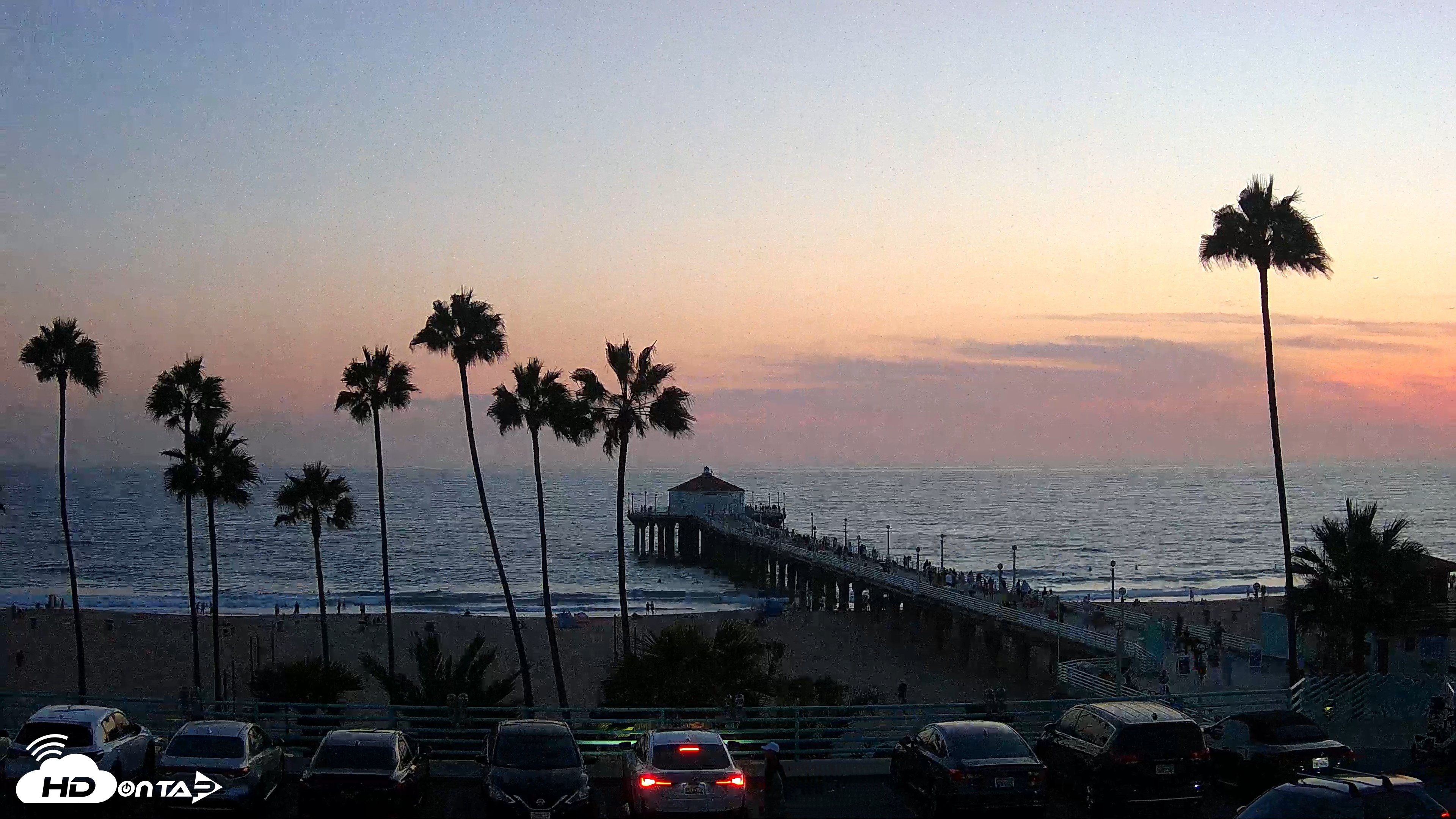 Snapshot of Manhattan Beach Pier Ultra HD Live Webcam taken Aug 28, 2026, 7:32pm PDT