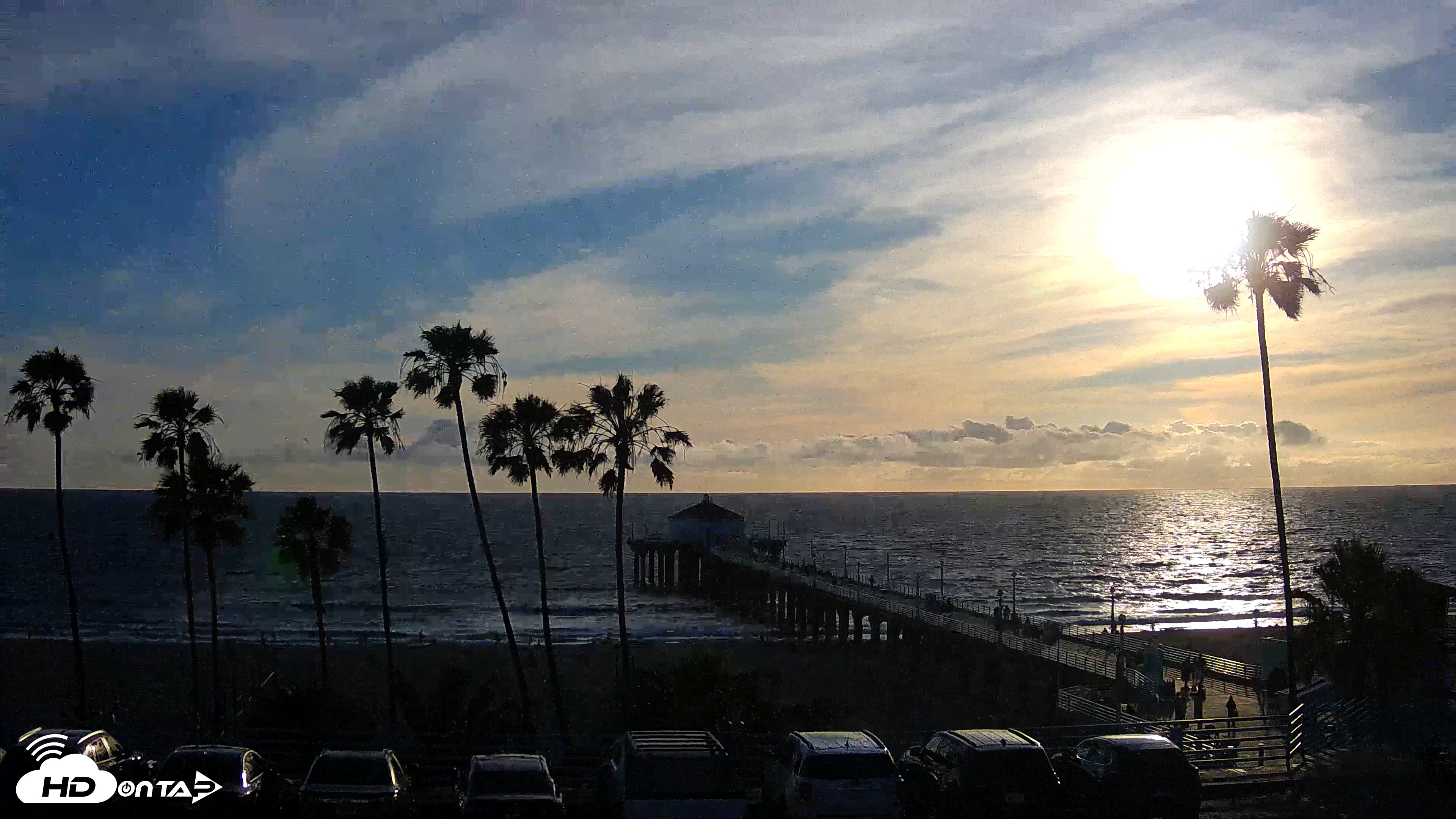 Snapshot of Manhattan Beach Pier Ultra HD Live Webcam taken Apr 1, 2026, 6:30pm PDT