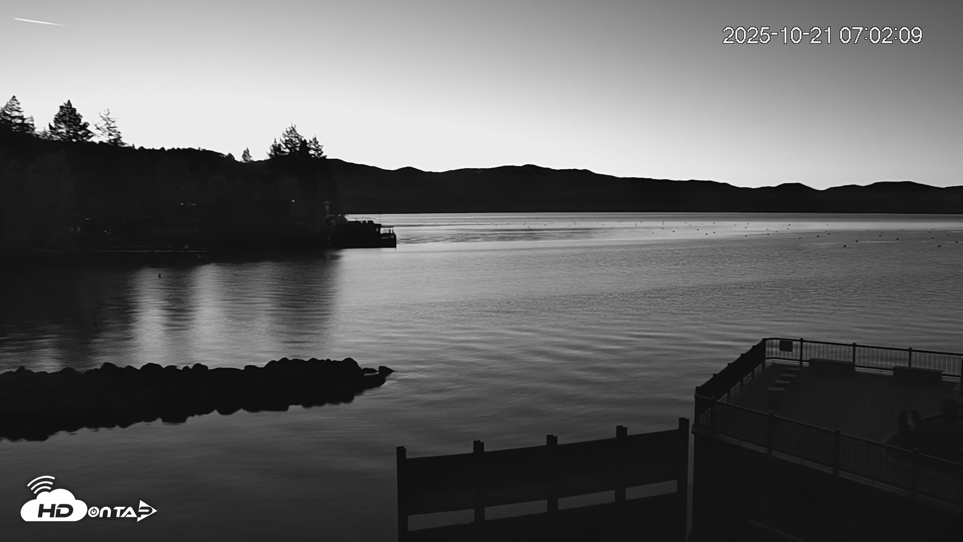 Snapshot of Tahoe Vista Lake Tahoe Live Webcam taken Oct 21, 2025, 7:03am PDT