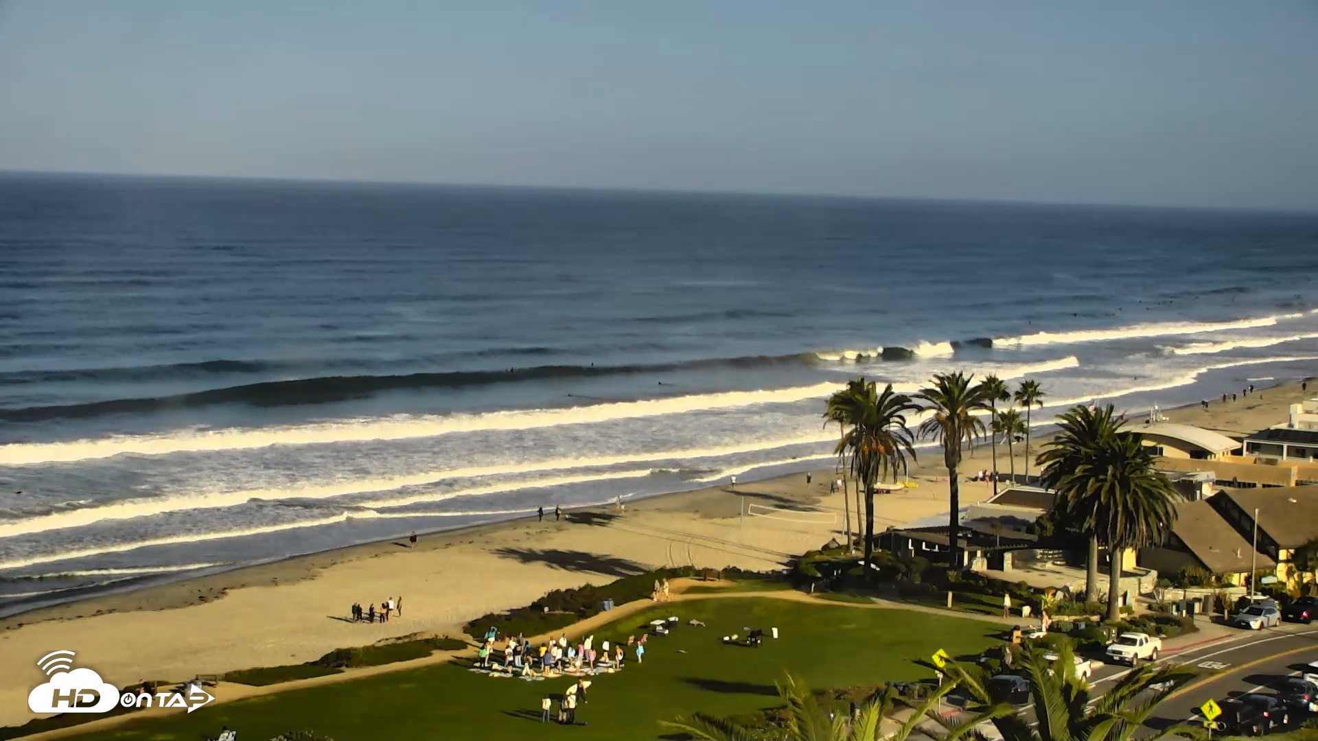 Snapshot of Del Mar Beach Overlook Roaming Live Webcam taken Oct 4, 2025, 8:33am PDT