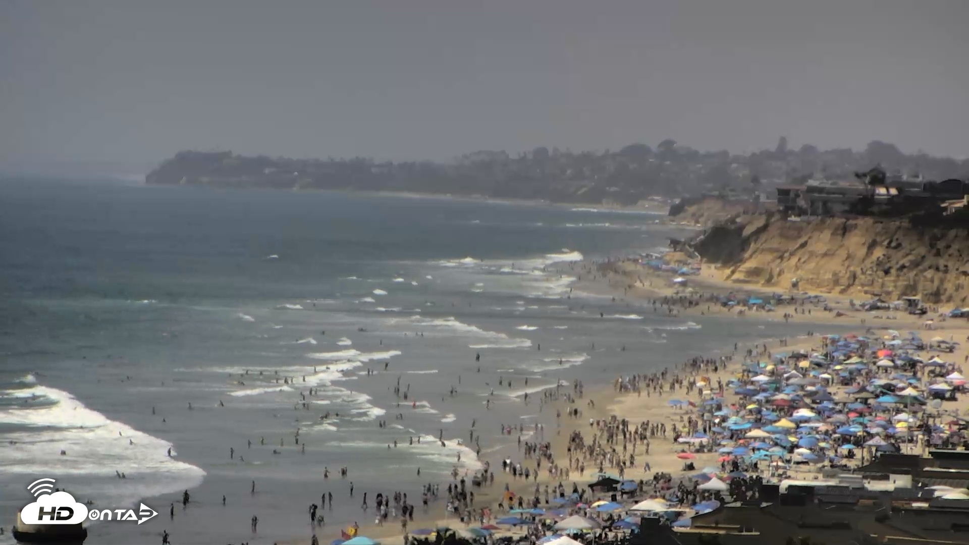Snapshot of Del Mar Beach Overlook Roaming Live Webcam taken Jul 4, 2026, 2:48pm PDT