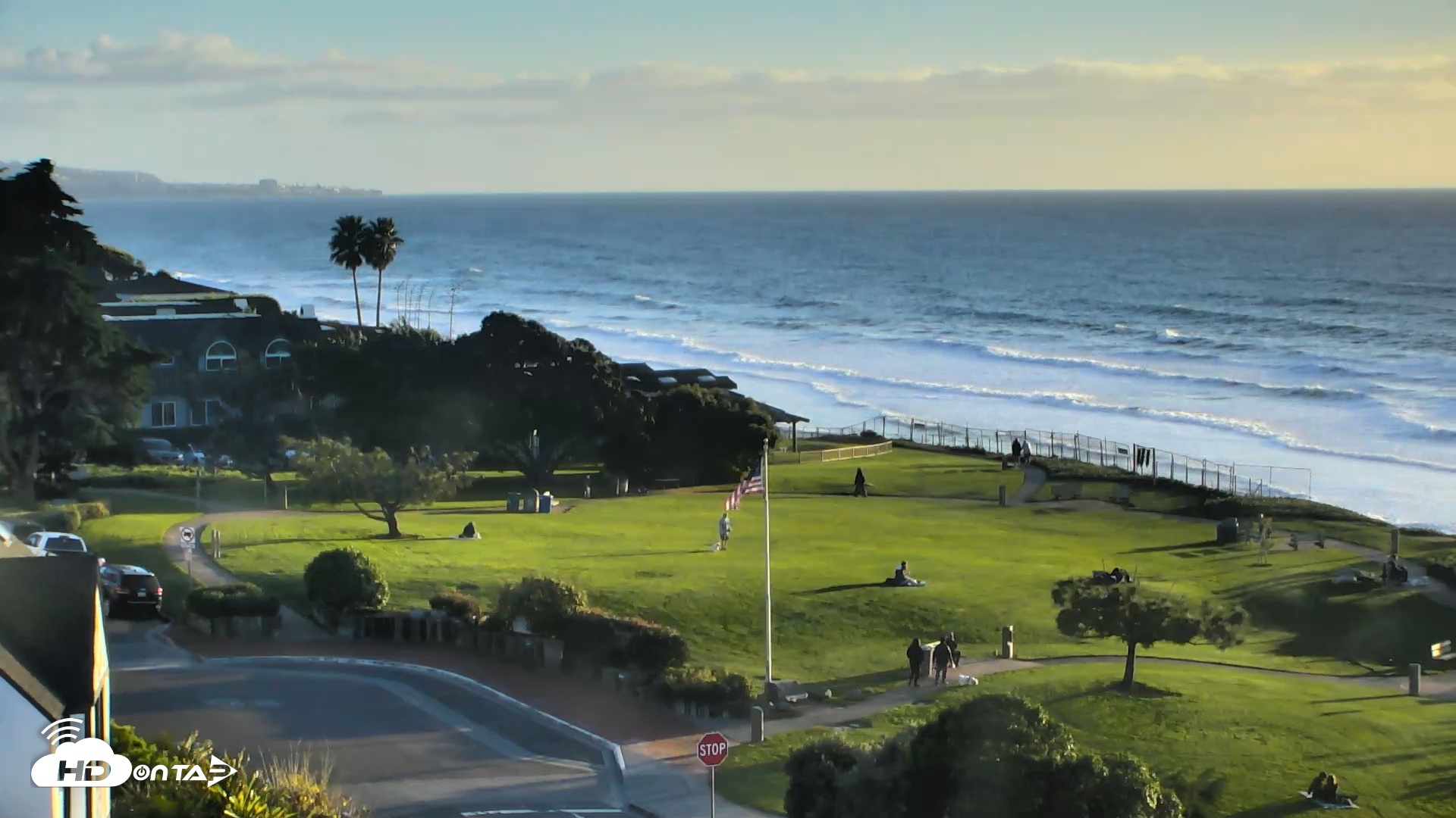 Snapshot of Del Mar Beach Overlook Roaming Live Webcam taken Jan 8, 2026, 4:21pm PST