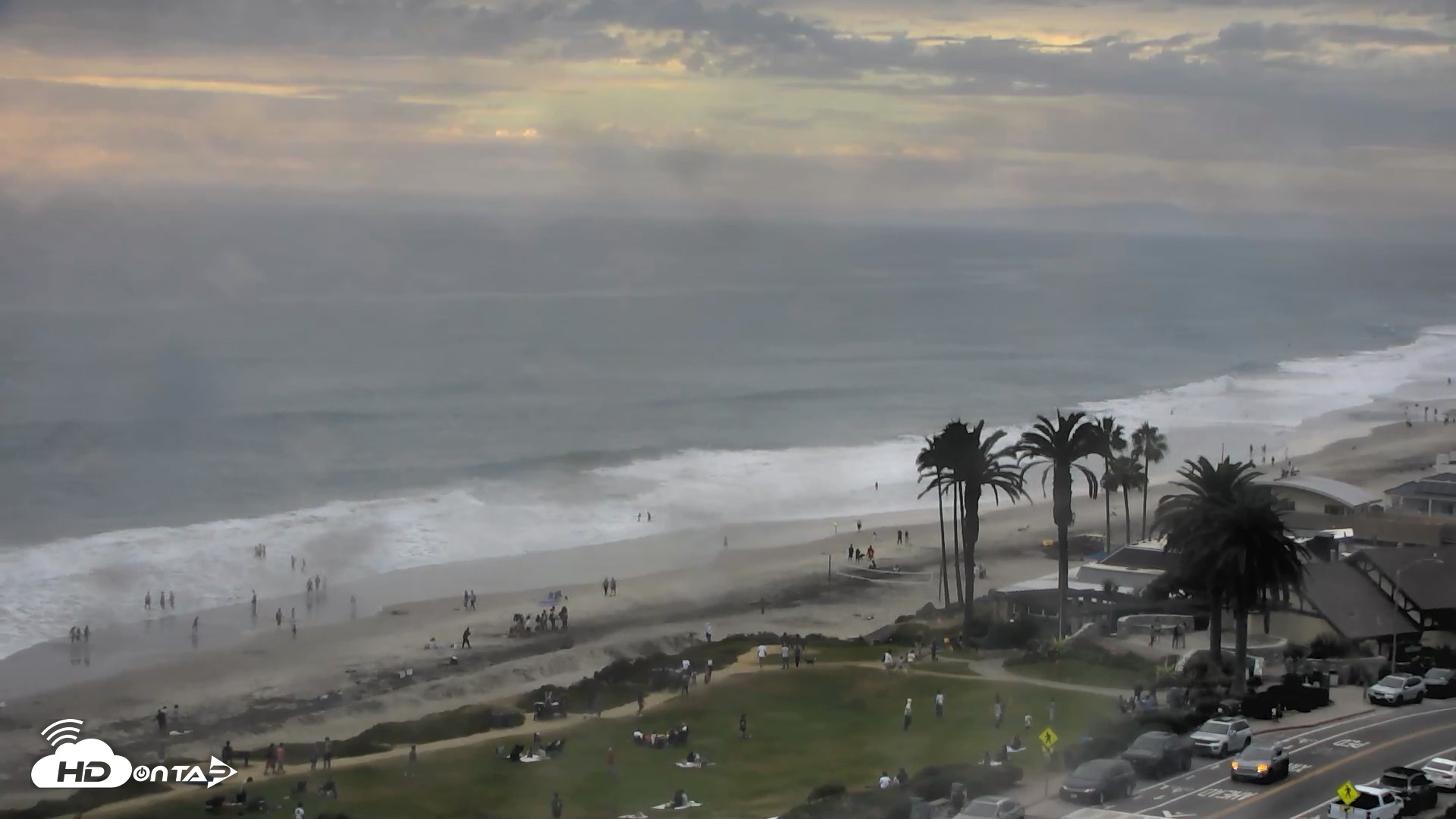 Snapshot of Del Mar Beach Overlook Roaming Live Webcam taken Sep 27, 2026, 6:03pm PDT