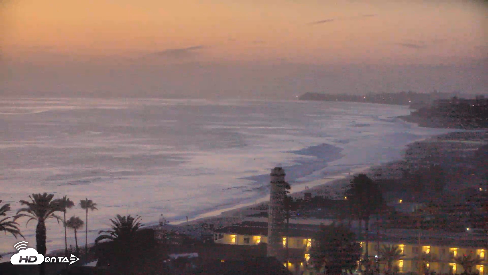 Snapshot of Del Mar Beach Overlook Roaming Live Webcam taken Jul 15, 2026, 8:23pm PDT