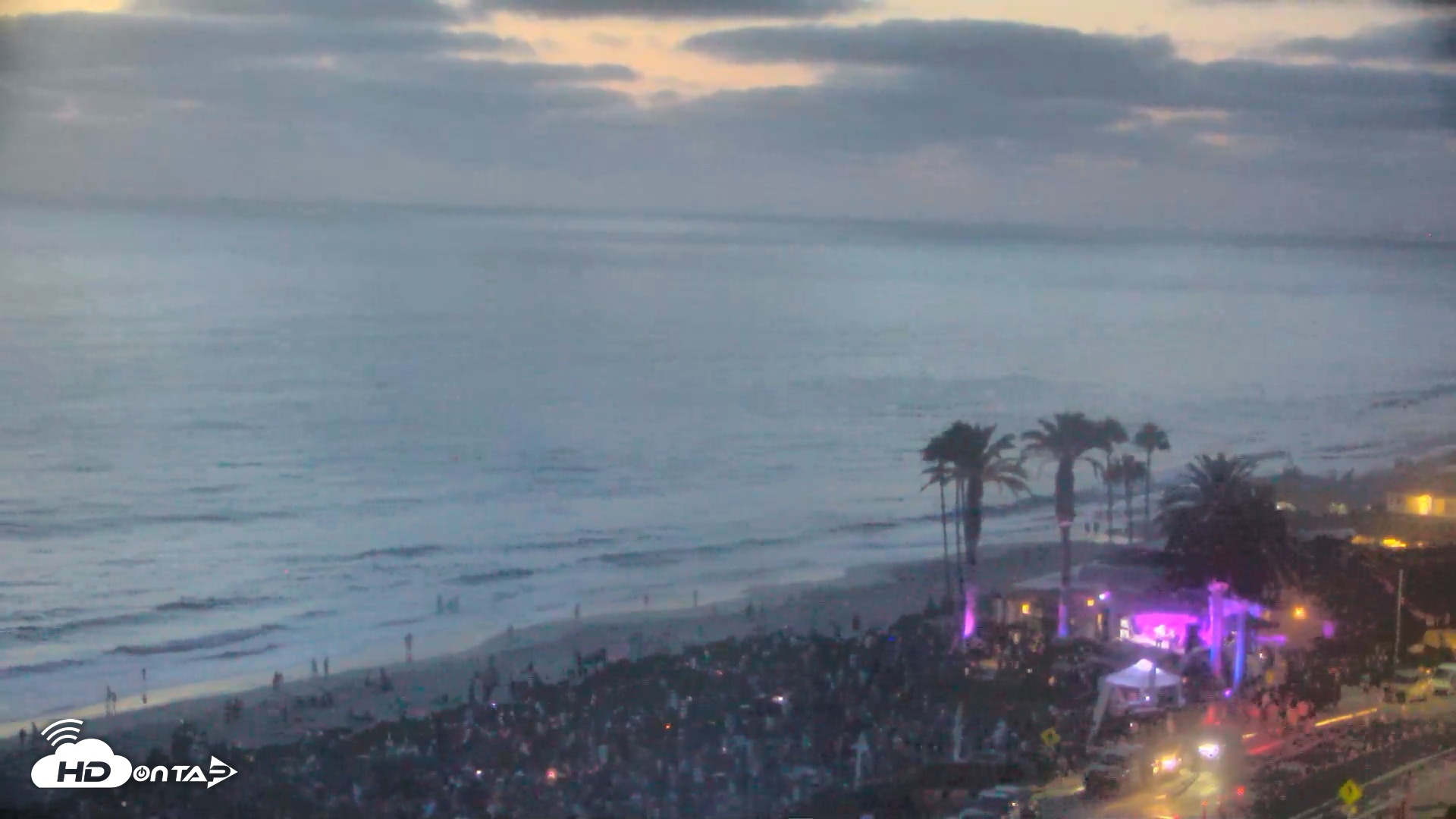 Snapshot of Del Mar Beach Overlook Roaming Live Webcam taken Aug 11, 2026, 8:06pm PDT