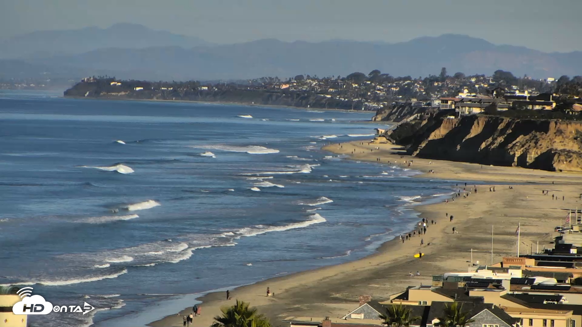 Snapshot of Del Mar Beach Overlook Roaming Live Webcam taken Nov 28, 2025, 8:41am PST