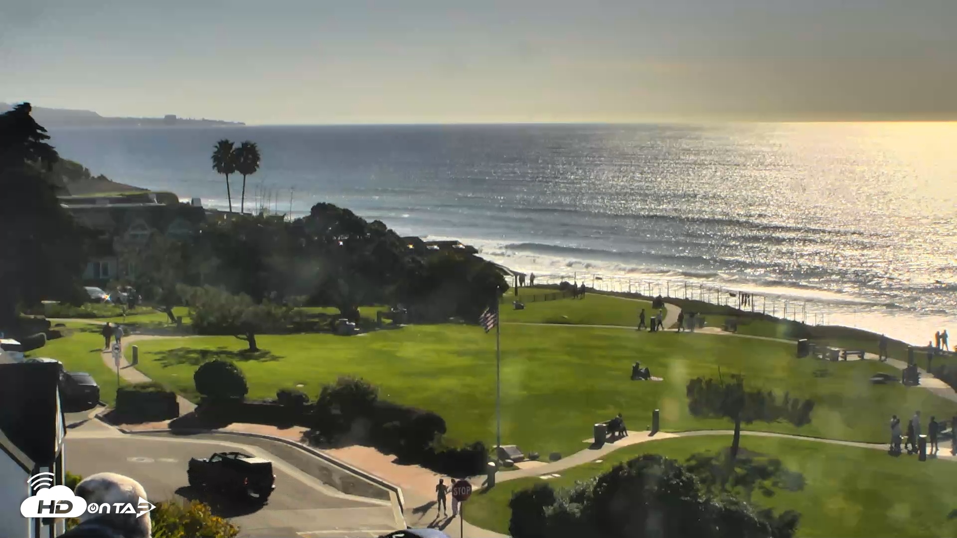 Snapshot of Del Mar Beach Overlook Roaming Live Webcam taken Dec 25, 2025, 1:25pm PST