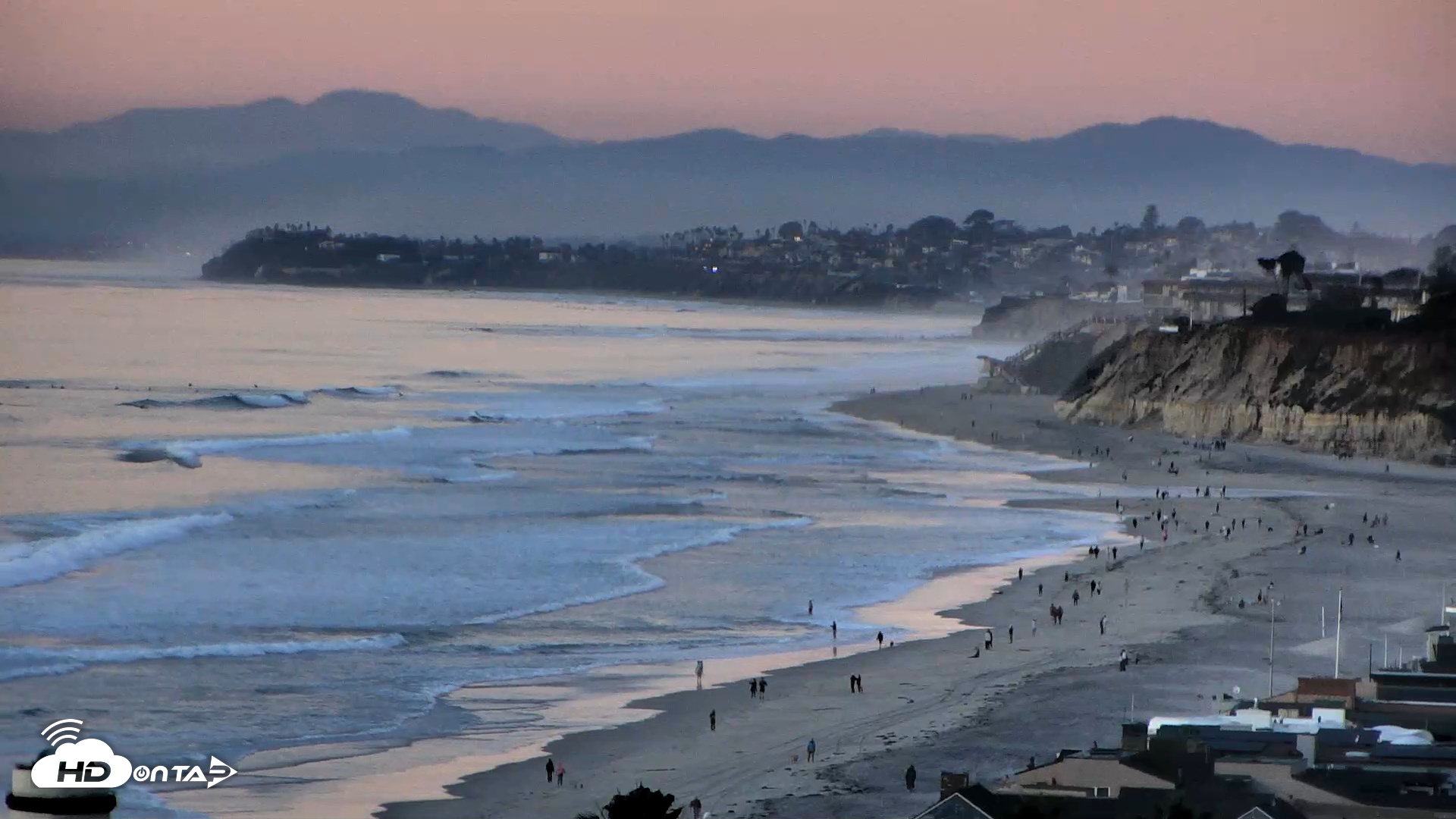 Snapshot of Del Mar Beach Overlook Roaming Live Webcam taken Jan 13, 2026, 5:05pm PST