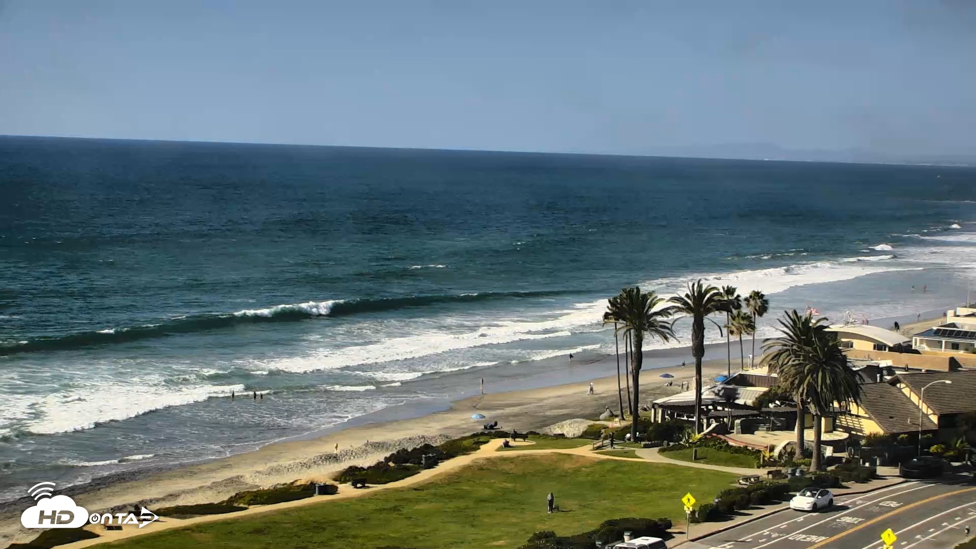 Snapshot of Del Mar Beach Overlook Roaming Live Webcam taken Oct 13, 2026, 3:00pm PDT