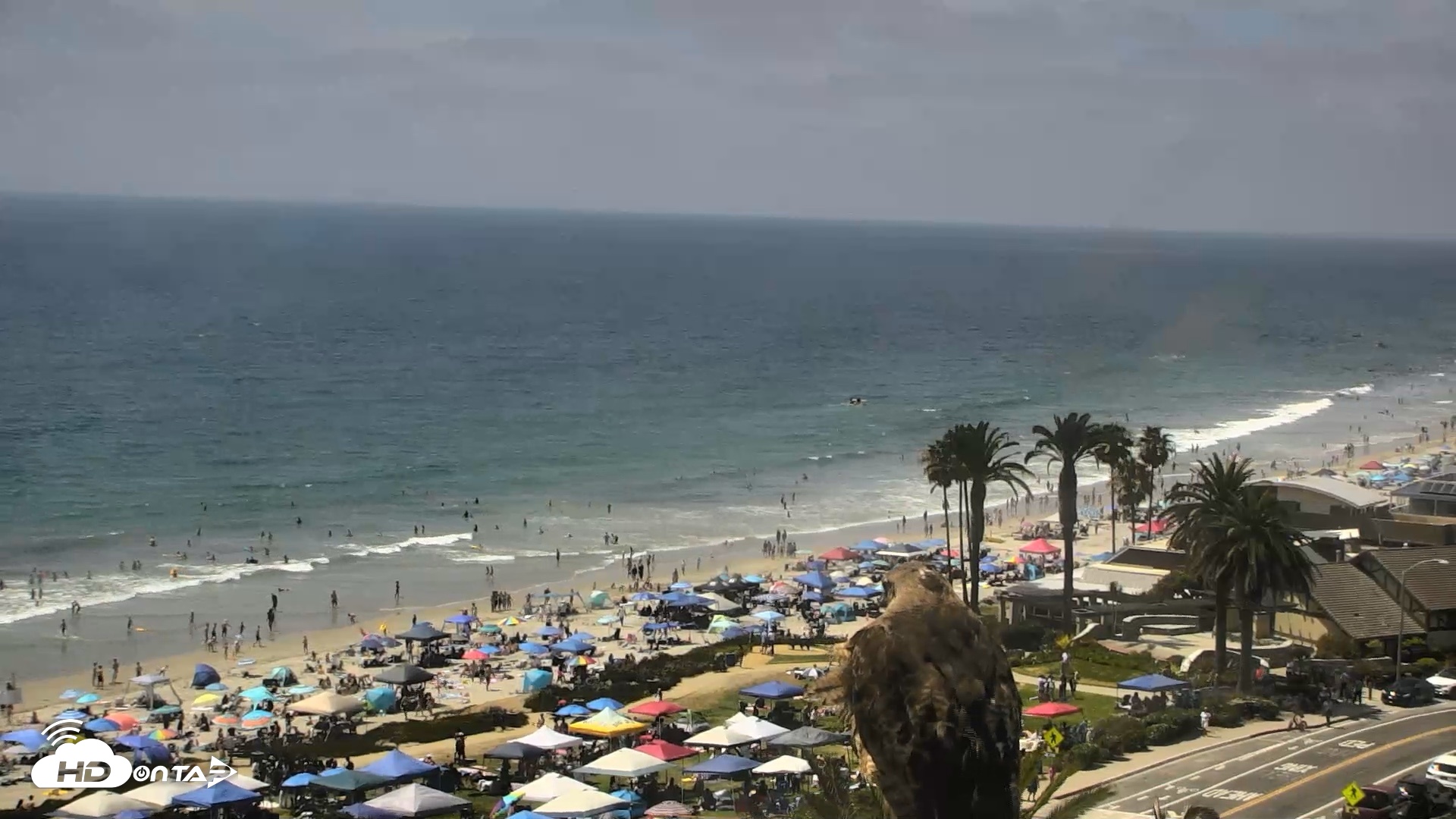 Snapshot of Del Mar Beach Overlook Roaming Live Webcam taken Jul 4, 2026, 2:47pm PDT