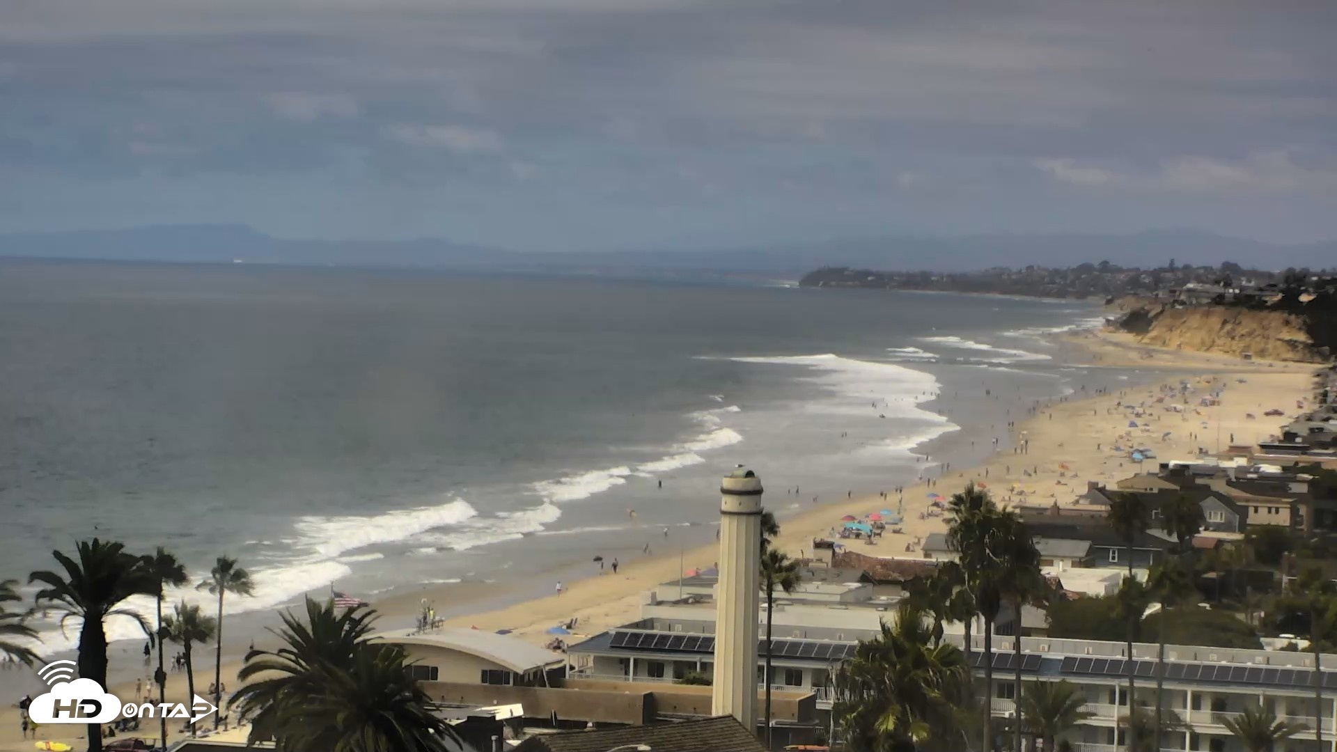 Snapshot of Del Mar Beach Overlook Roaming Live Webcam taken Aug 14, 2026, 2:03pm PDT