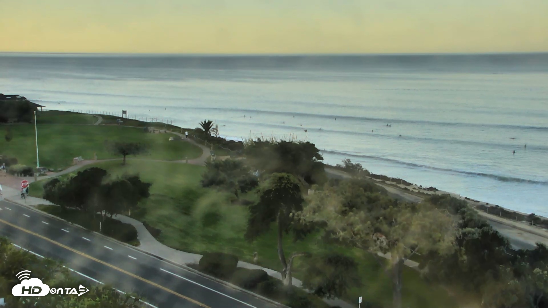 Snapshot of Del Mar Beach Overlook Roaming Live Webcam taken Oct 18, 2026, 7:25am PDT