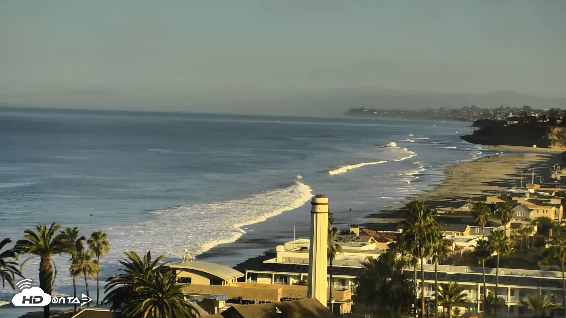 Snapshot of Del Mar Beach Overlook Roaming Live Webcam taken Oct 19, 2026, 7:53am PDT